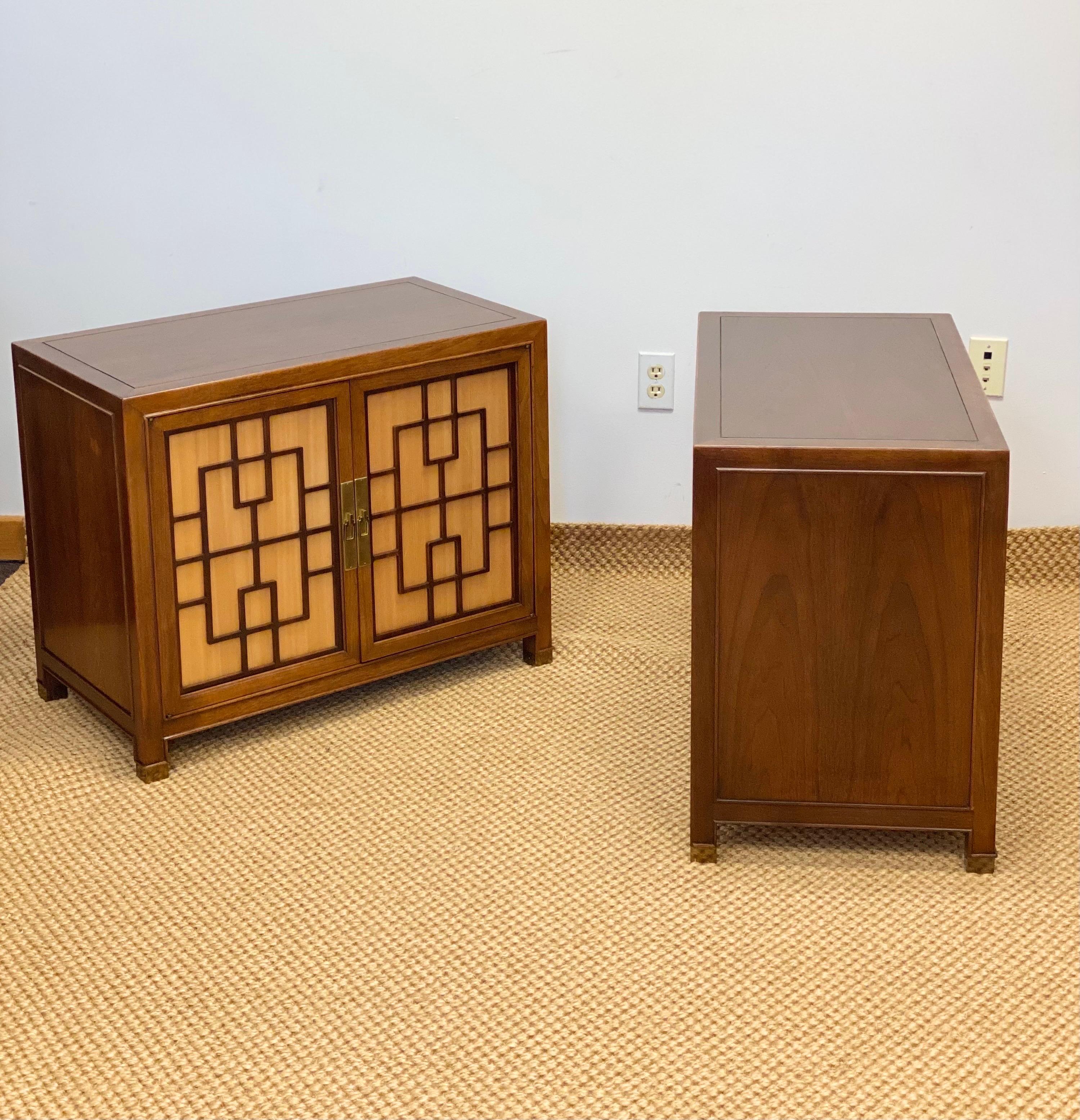 1970 Heritage Chinoiserie Campaign Wood Brass Side Tables or Nightstands, a Set For Sale 7