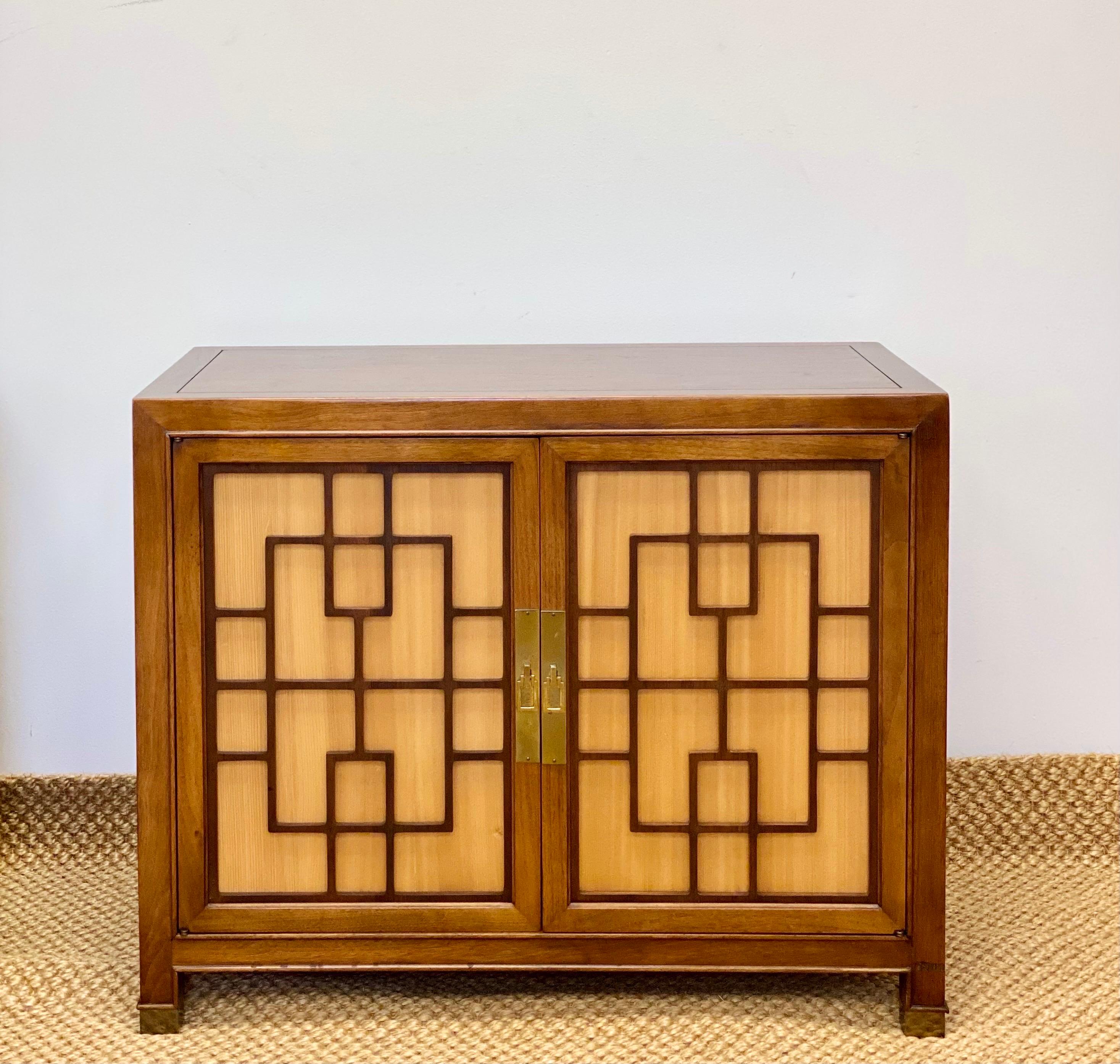 Late 20th Century 1970 Heritage Chinoiserie Campaign Wood Brass Side Tables or Nightstands, a Set For Sale
