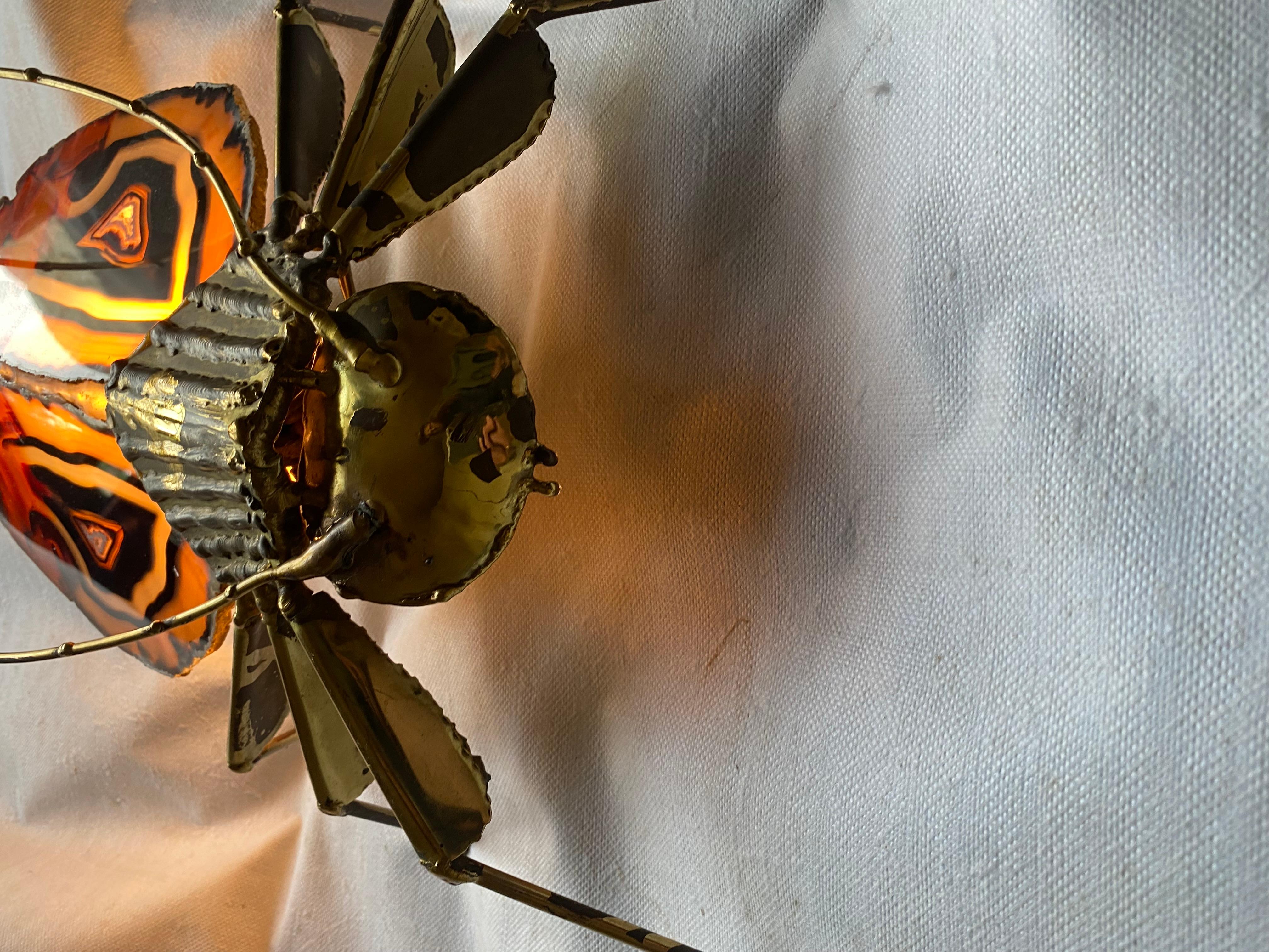 1970′ Beleuchtete Wandleuchte Cicada aus vergoldeter Bronze/ Achaten Stil Duval Brasseur (Poliert) im Angebot