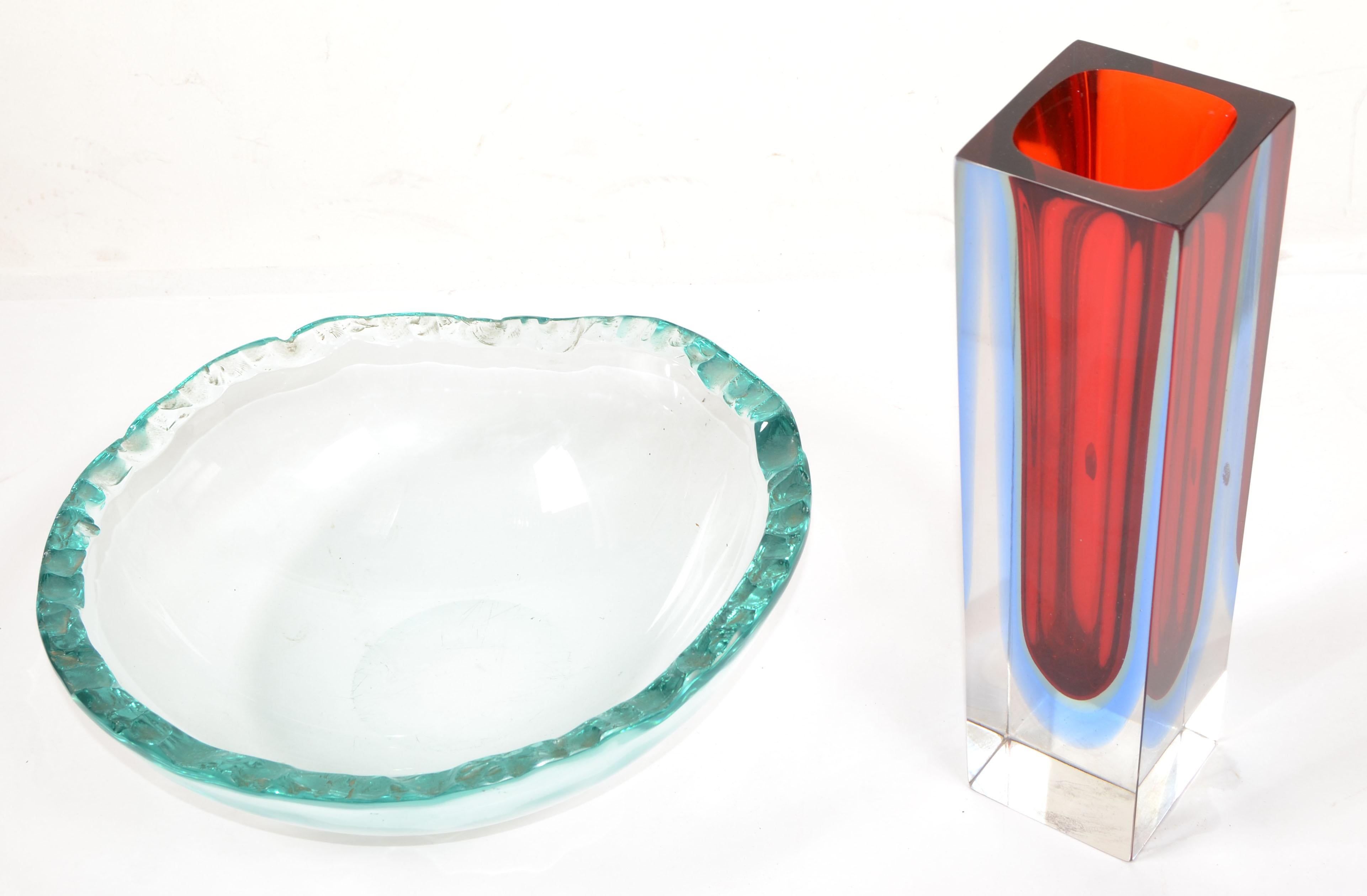 1970 Italian Alessandro Mandruzzato Murano Art Glass Vase Sommerso Red Baby Blue For Sale 4