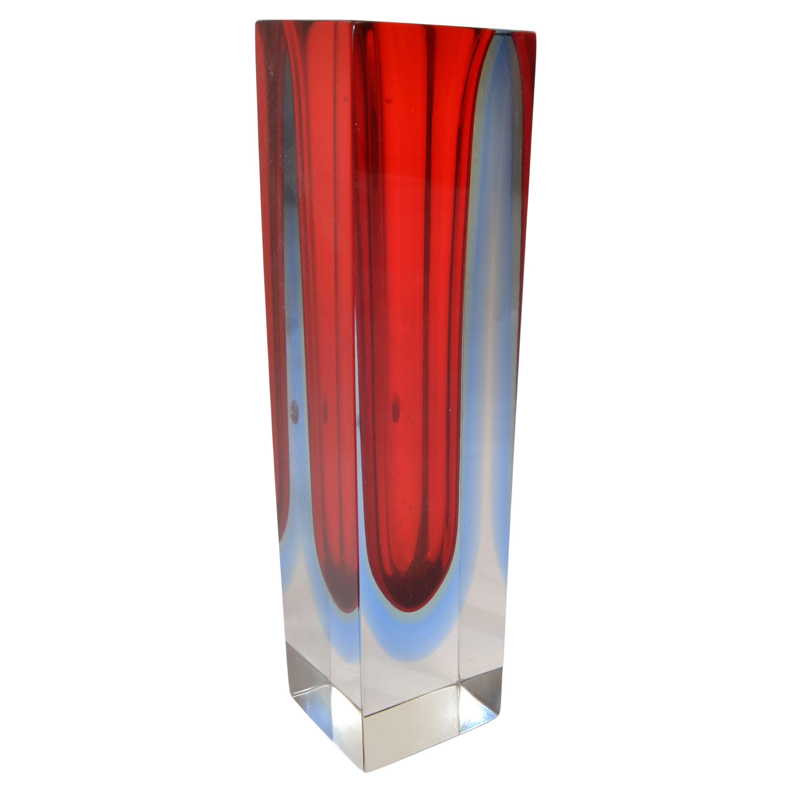 1970 Italian Alessandro Mandruzzato Murano Art Glass Vase Sommerso Red Baby Blue In Good Condition For Sale In Miami, FL