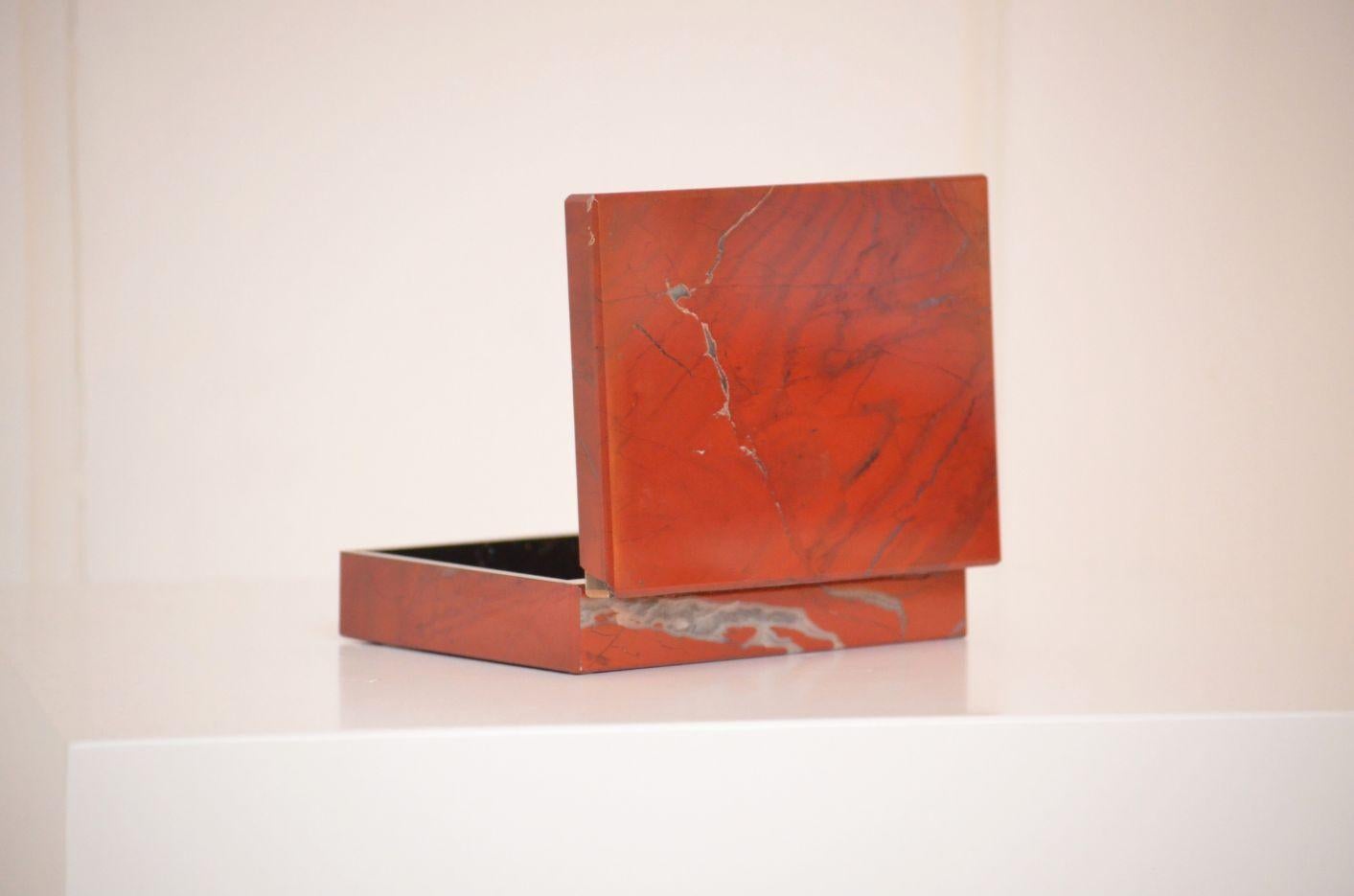 Mid-Century Modern 1970 Italian Decorative box in semi-precious stones - Red Jasper