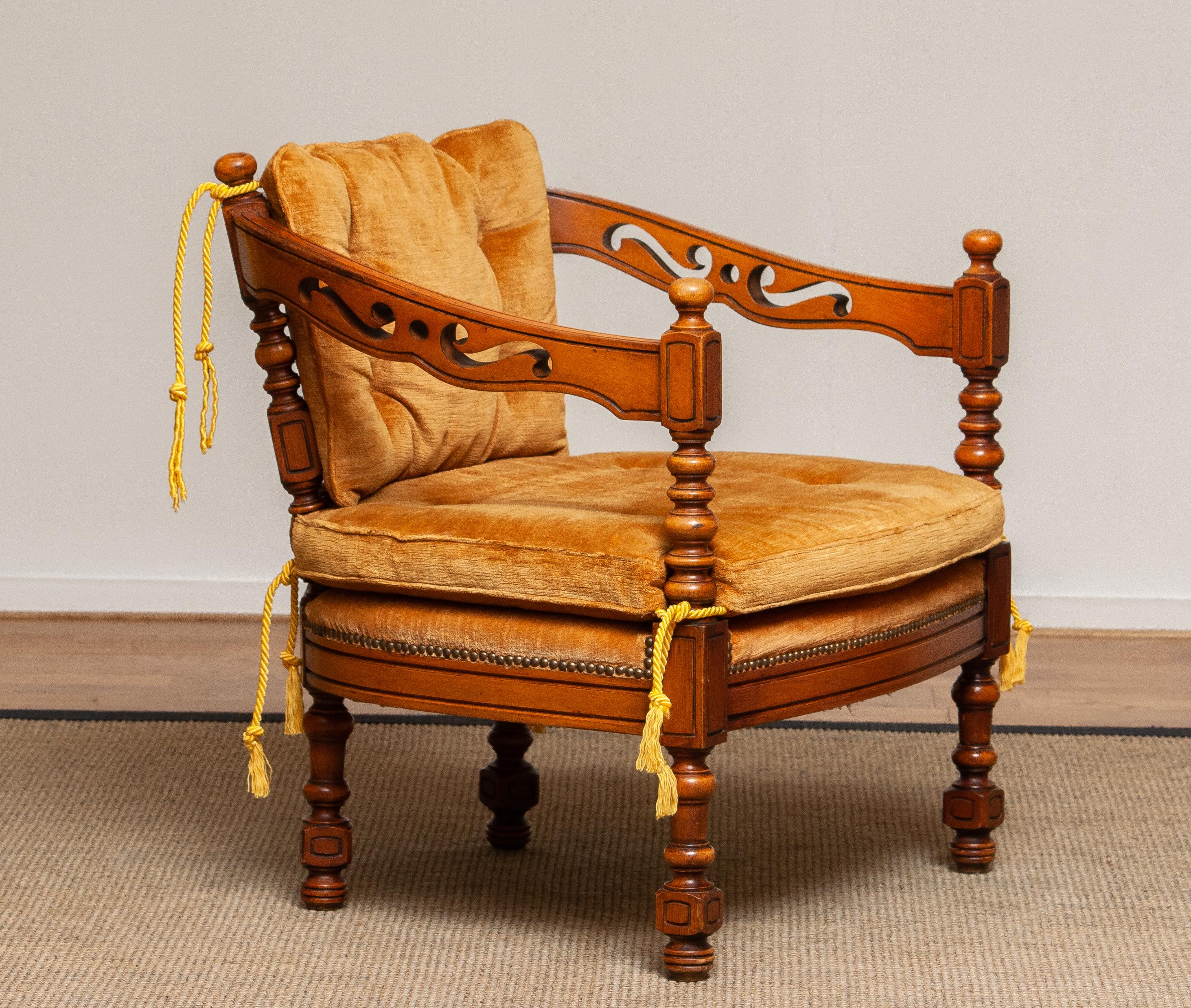 1970 Italian Giorgetti Arm / Lounge Chair in Amber of the Gallery Collection 1 1