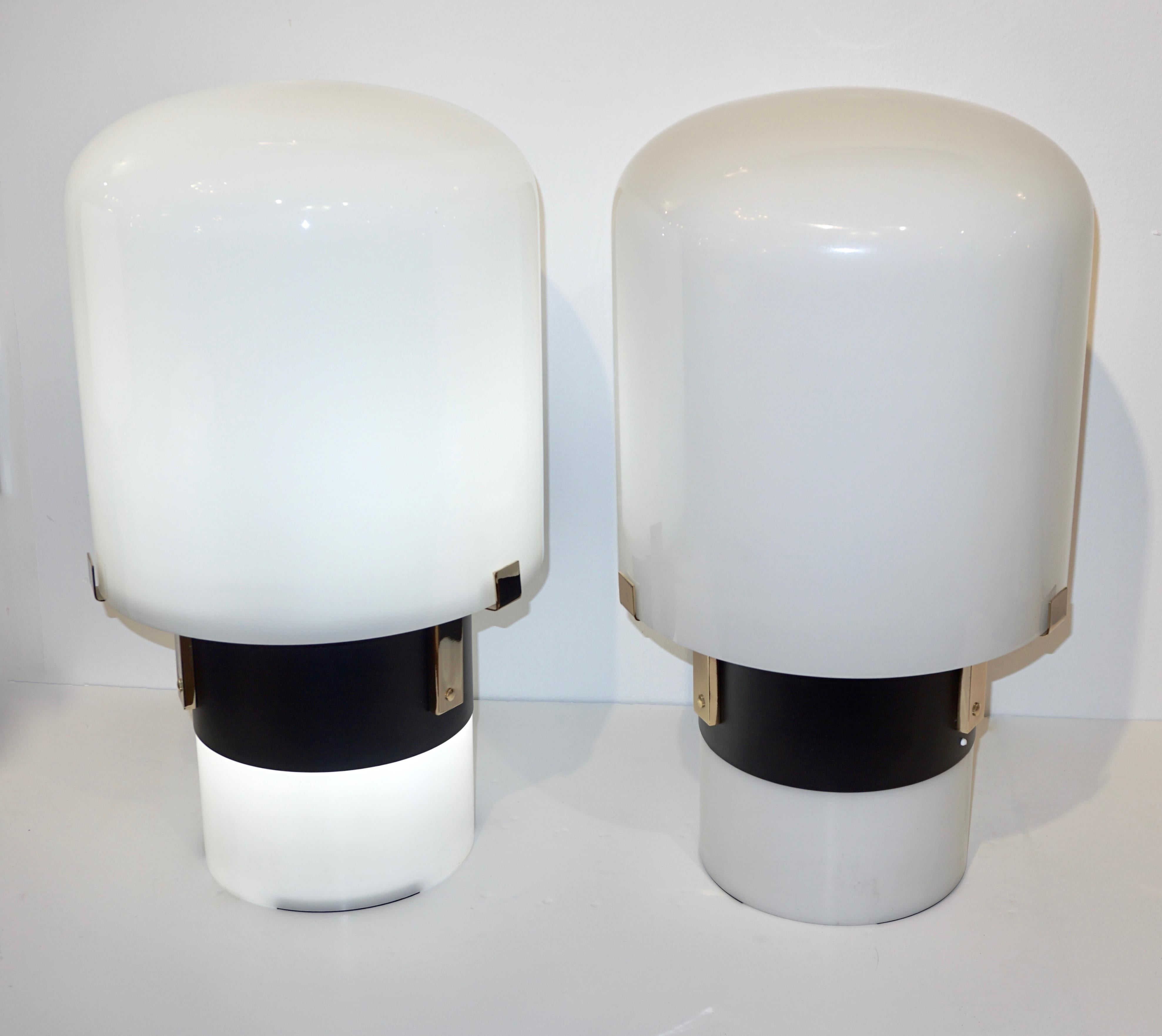 Late 20th Century 1970 Italian Minimalist Pair of Black White Glass Double-Lit Lucite Modern Lamps