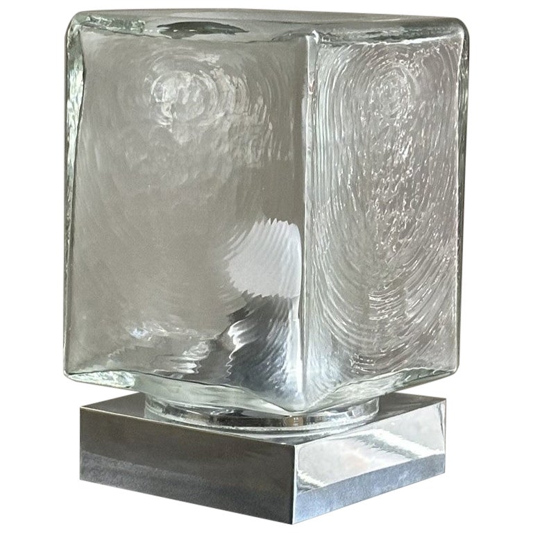 1970 Italian table lamp with square metal base and an ice-effect glass diffuser