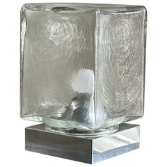 1970 Italian table lamp with square metal base and an ice-effect glass diffuser