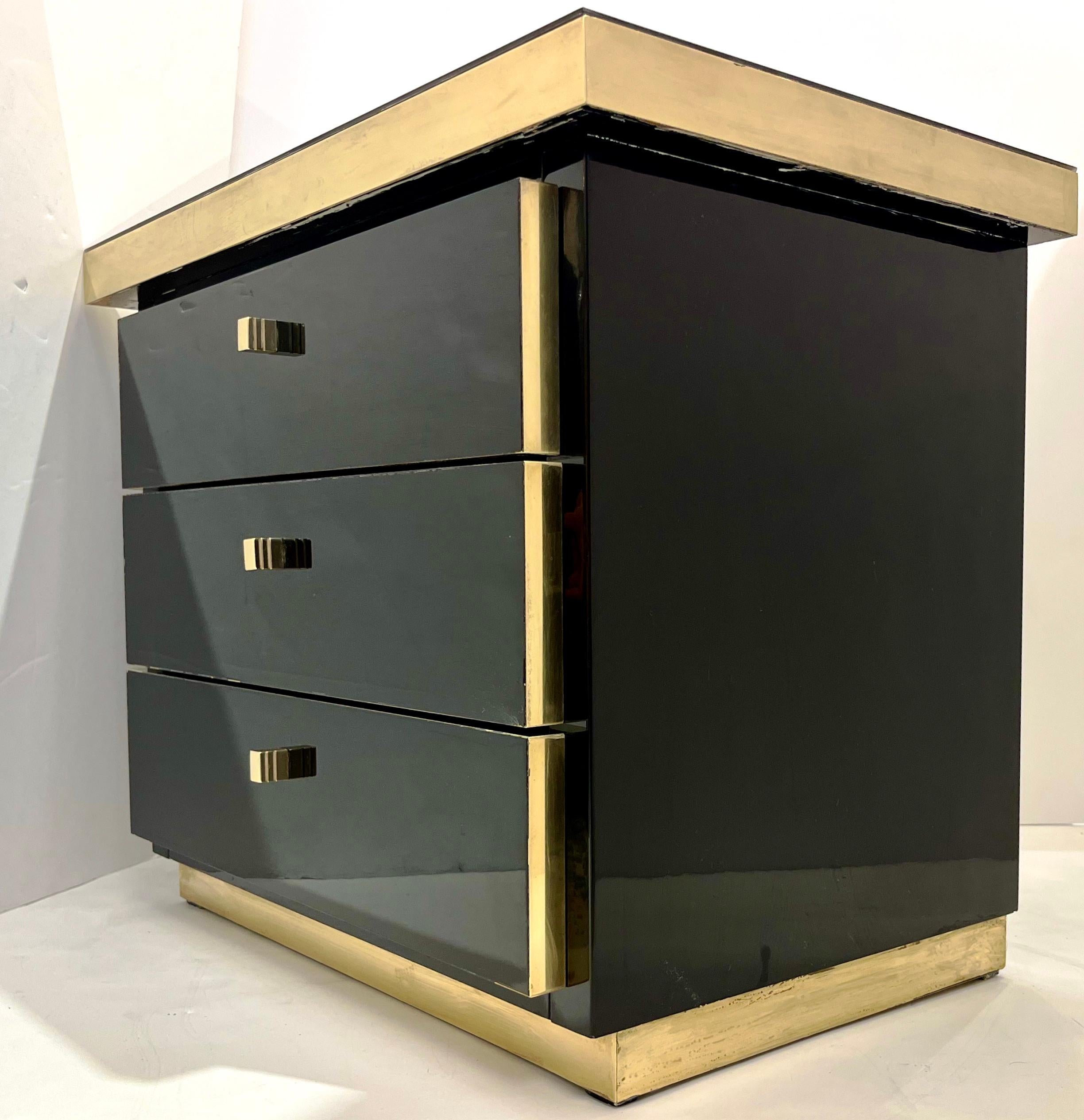 1970 Italian Vintage Brass Black Lacquer 3-Drawer Pair of Nightstands/Sidetables 1