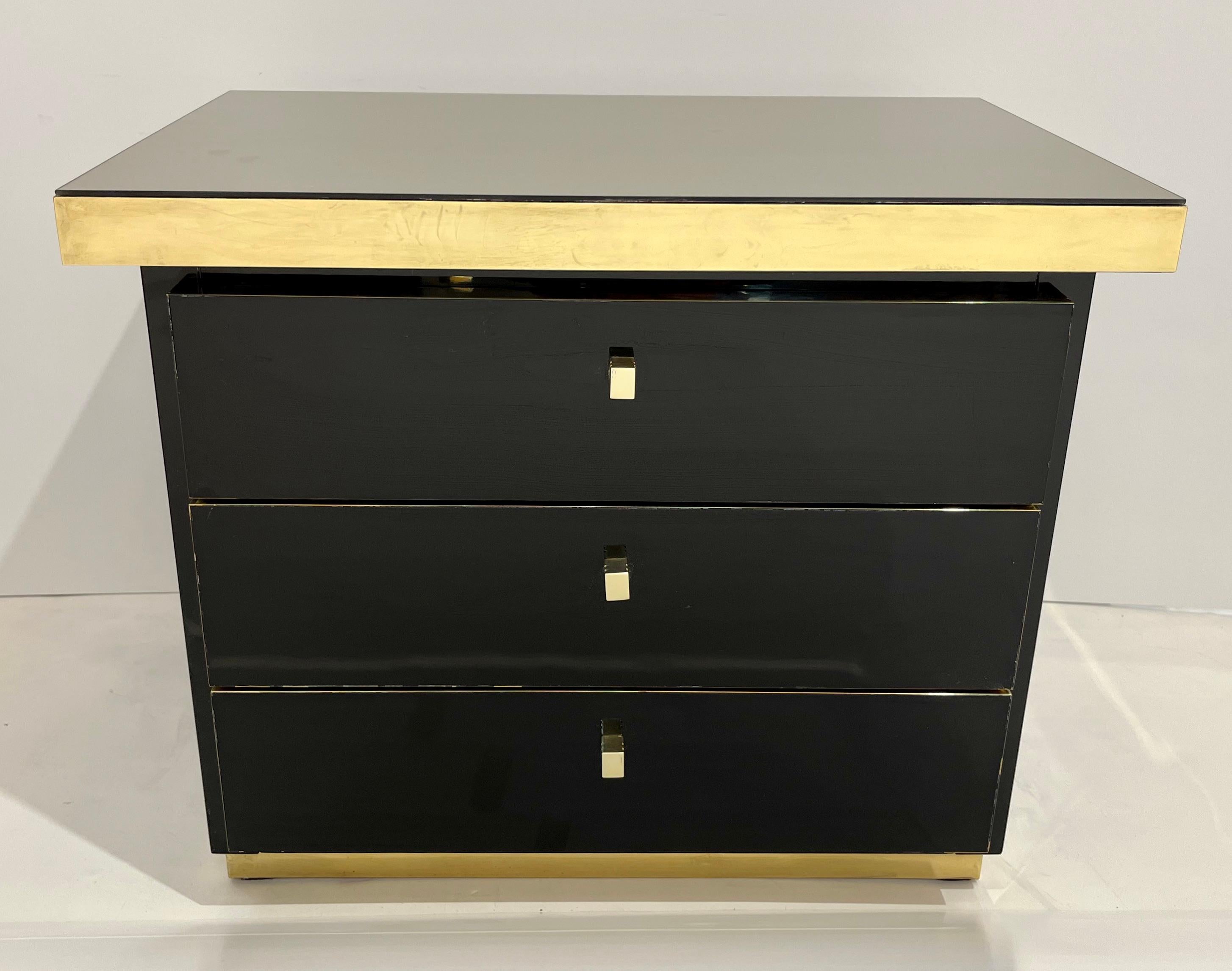 Late 20th Century 1970 Italian Vintage Brass Black Lacquer 3-Drawer Pair of Nightstands/Sidetables