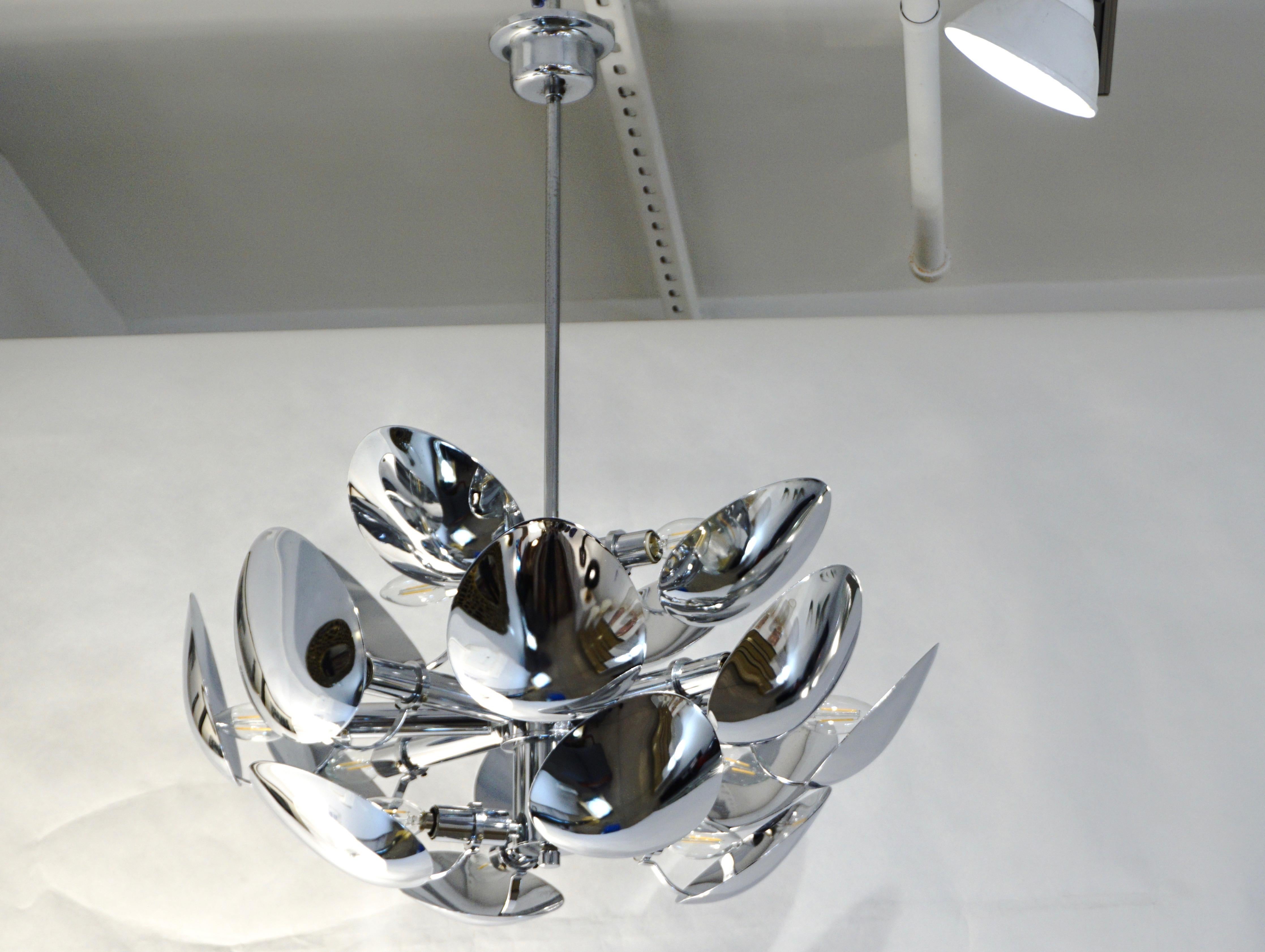 1970 Italian Vintage Oval Leaf Nickel Chandelier Attributed to Goffredo Reggiani For Sale 3