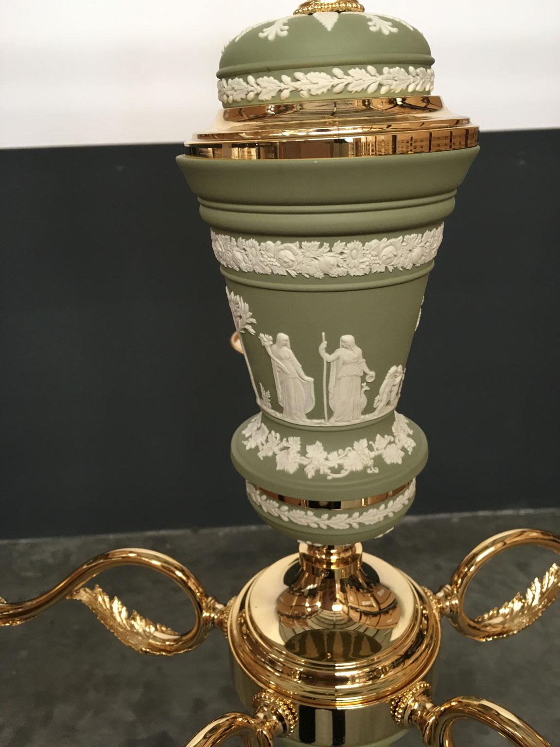 Italy 1970 Hollywood Regency Style Green Porcelain and Brass Chandelier 5 lights For Sale 7