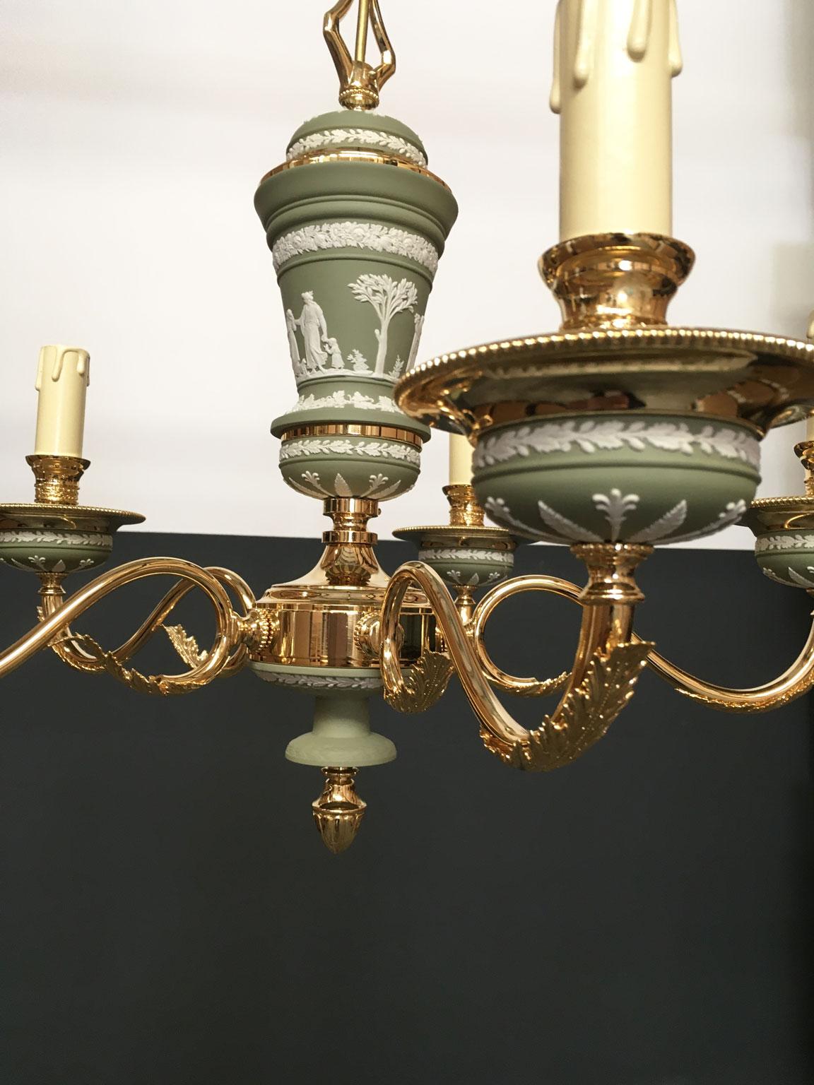 Italy 1970 Hollywood Regency Style Green Porcelain and Brass Chandelier 5 lights In Good Condition For Sale In Brescia, IT