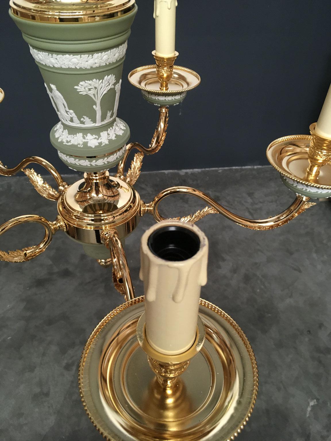 Italy 1970 Hollywood Regency Style Green Porcelain and Brass Chandelier 5 lights For Sale 3