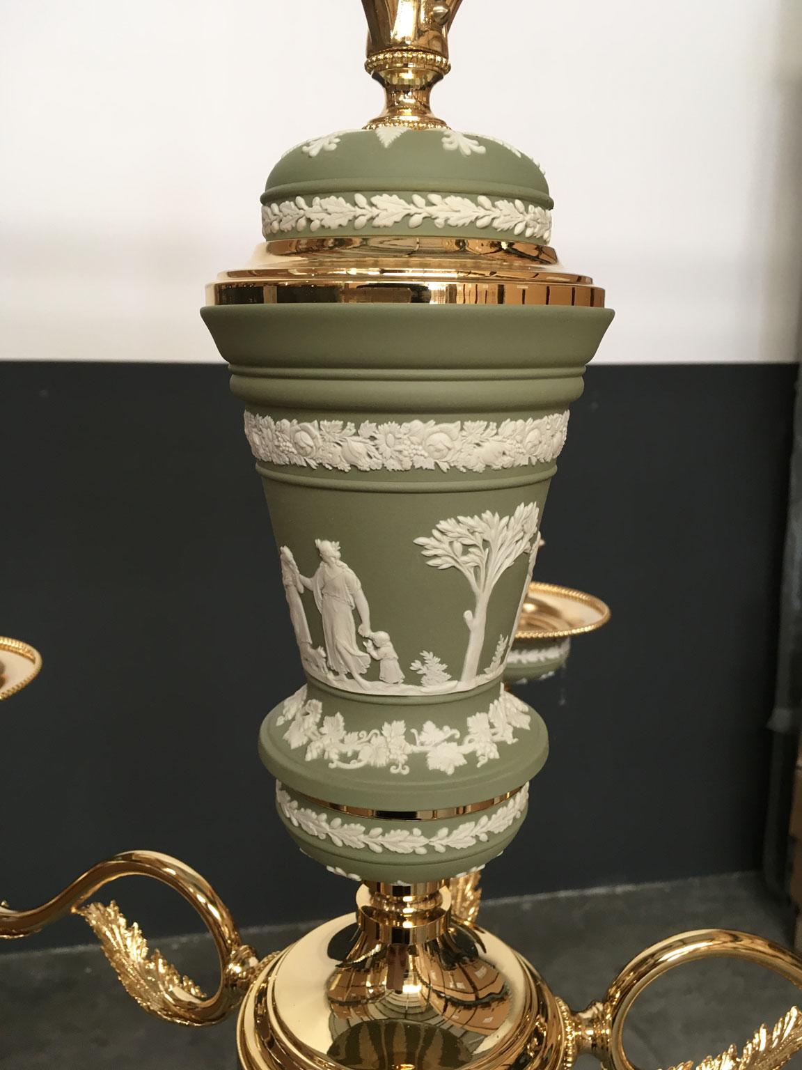 Italy 1970 Hollywood Regency Style Green Porcelain and Brass Chandelier 5 lights For Sale 4