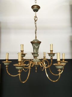 1970 Italia Hollywood Regency Stile Porcellana Verde e Lampadario in Ottone 9 luci