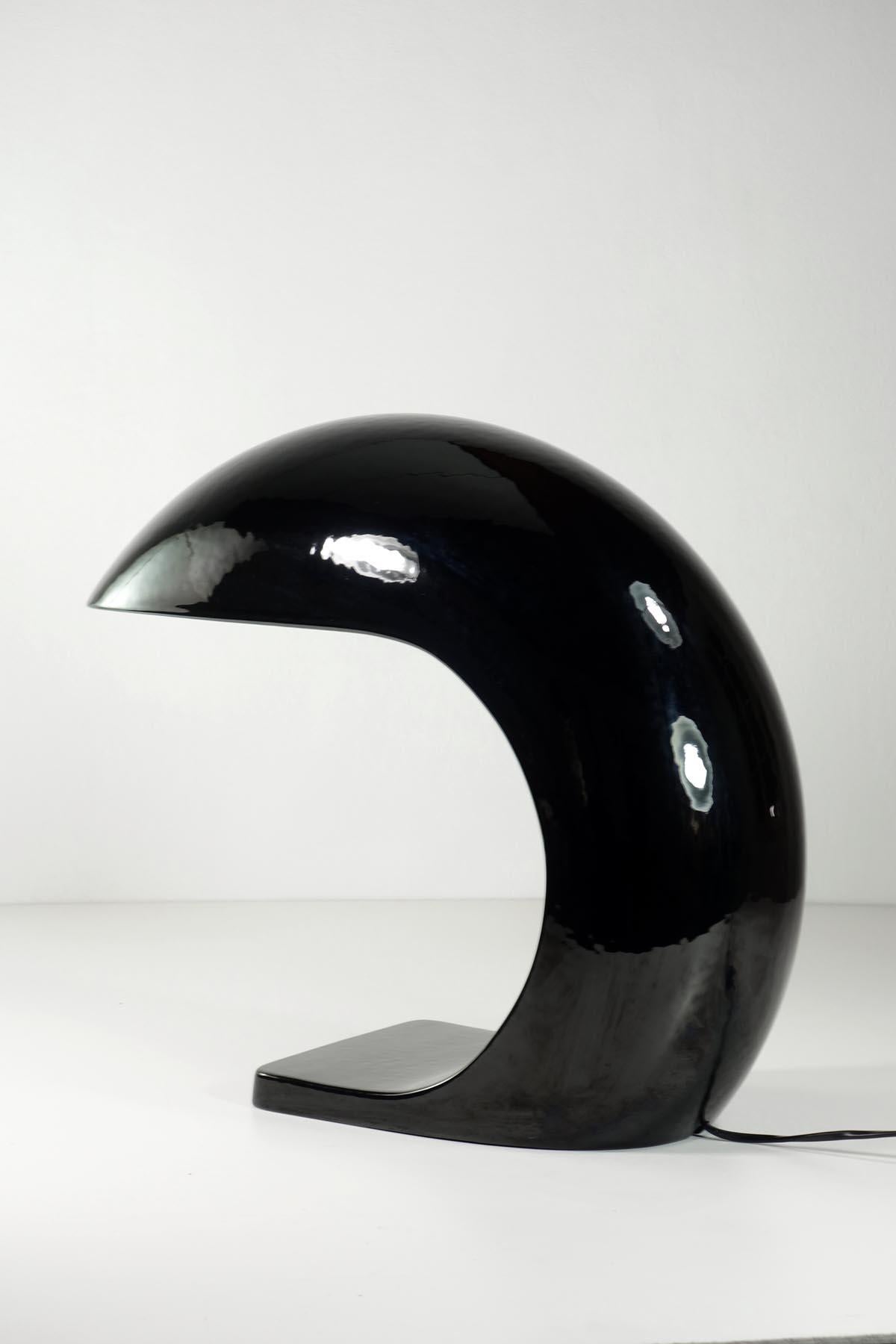 1970 Ivo Sedazzari Prisma Italienisches Design Modernistische Schwarze Keramische Tischlampe im Zustand „Gut“ im Angebot in Brescia, IT