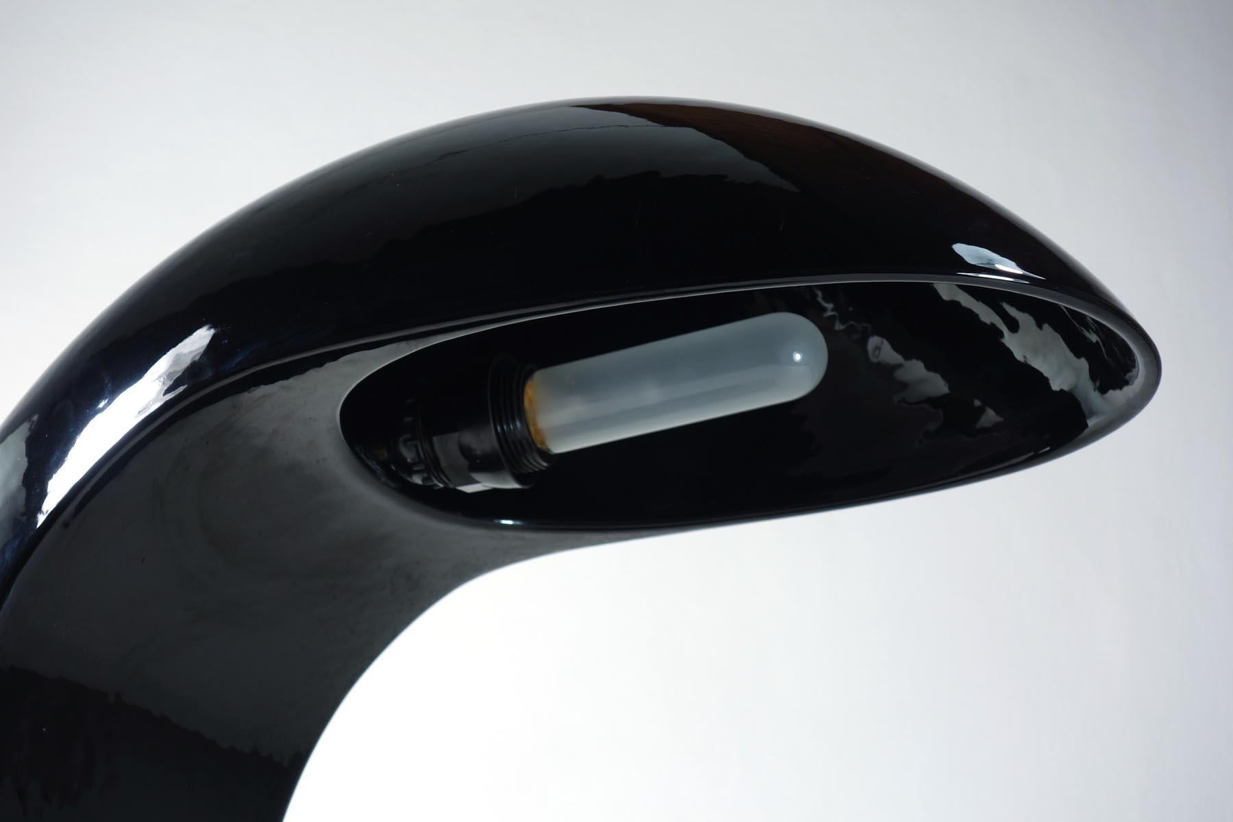 1970 Ivo Sedazzari Prisma Italienisches Design Modernistische Schwarze Keramische Tischlampe (Ende des 20. Jahrhunderts) im Angebot