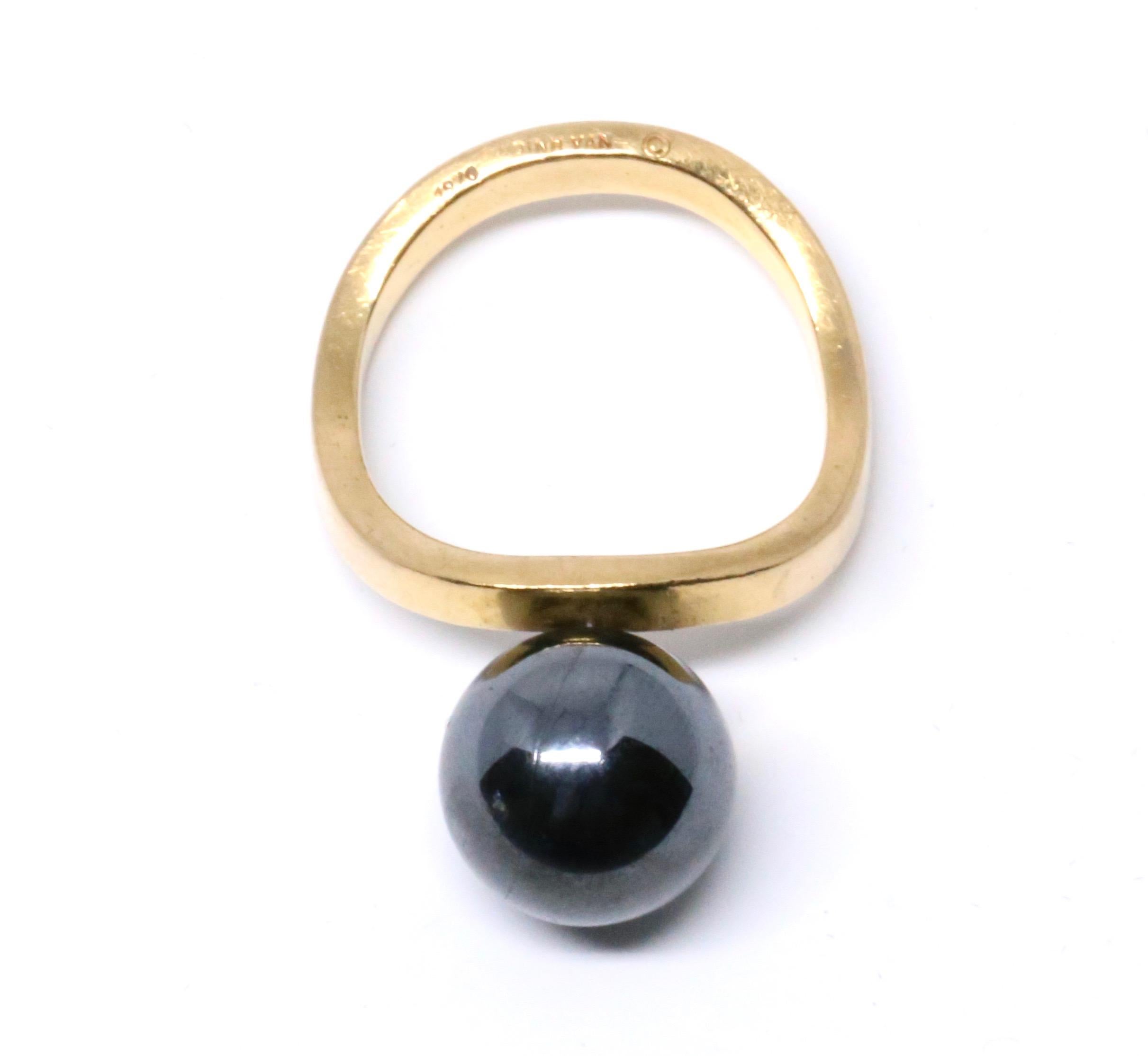 1970 Jean Dinh Van 18 Karat Yellow Gold Ring with Hematite Sphere In Good Condition For Sale In Oakland, CA