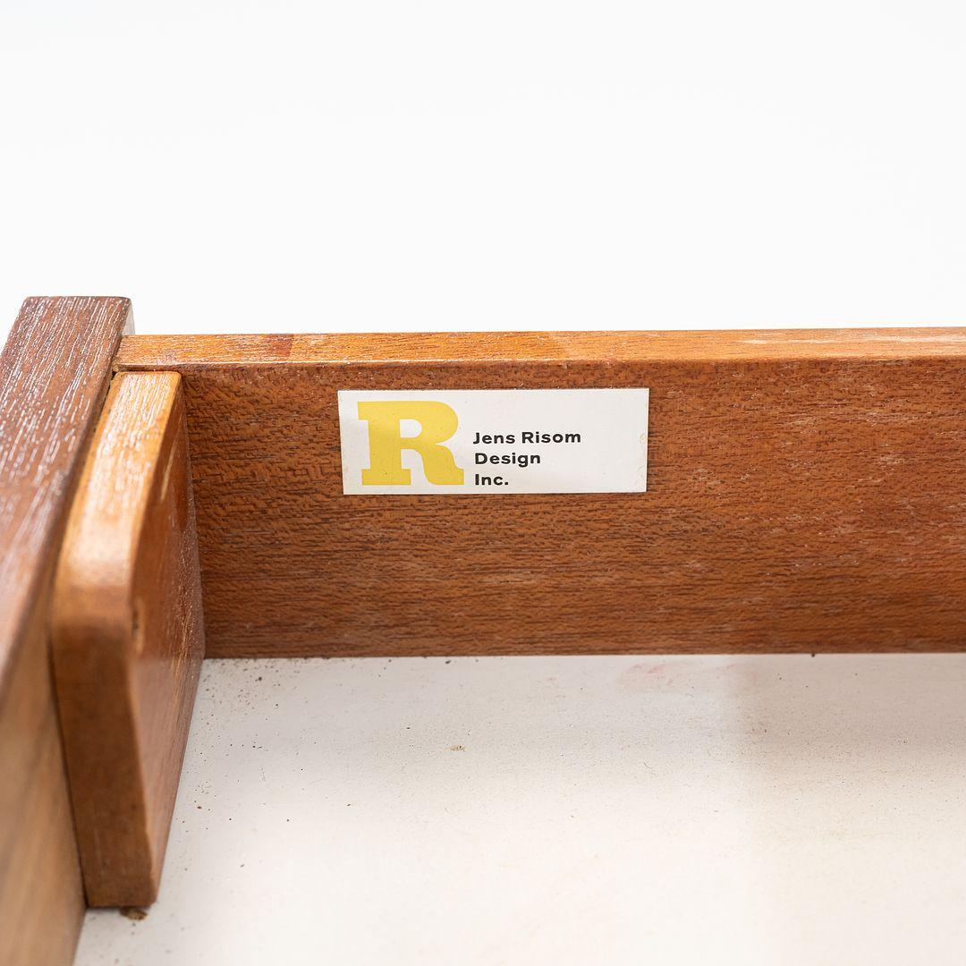 1970 Jens Risom Designs Bureau de direction à double piédestal en noyer fabriqué au Danemark en vente 3