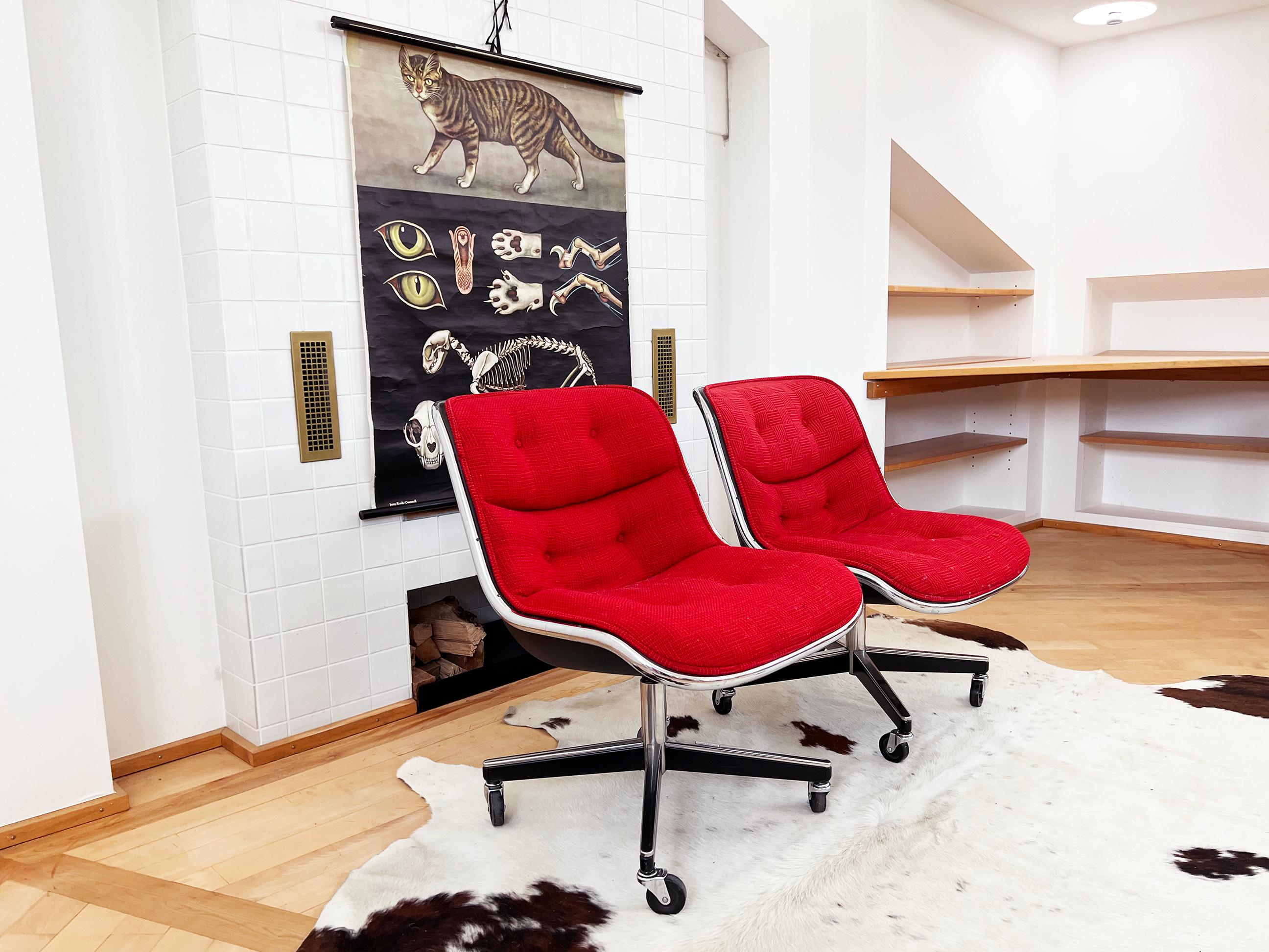 Knoll Executive Chrom + 1970, Chrom +  Ursprünglich. Einbaubeleuchtung Bürostuhl aus rotem Textilleder von Knoll (Aluminium) im Angebot