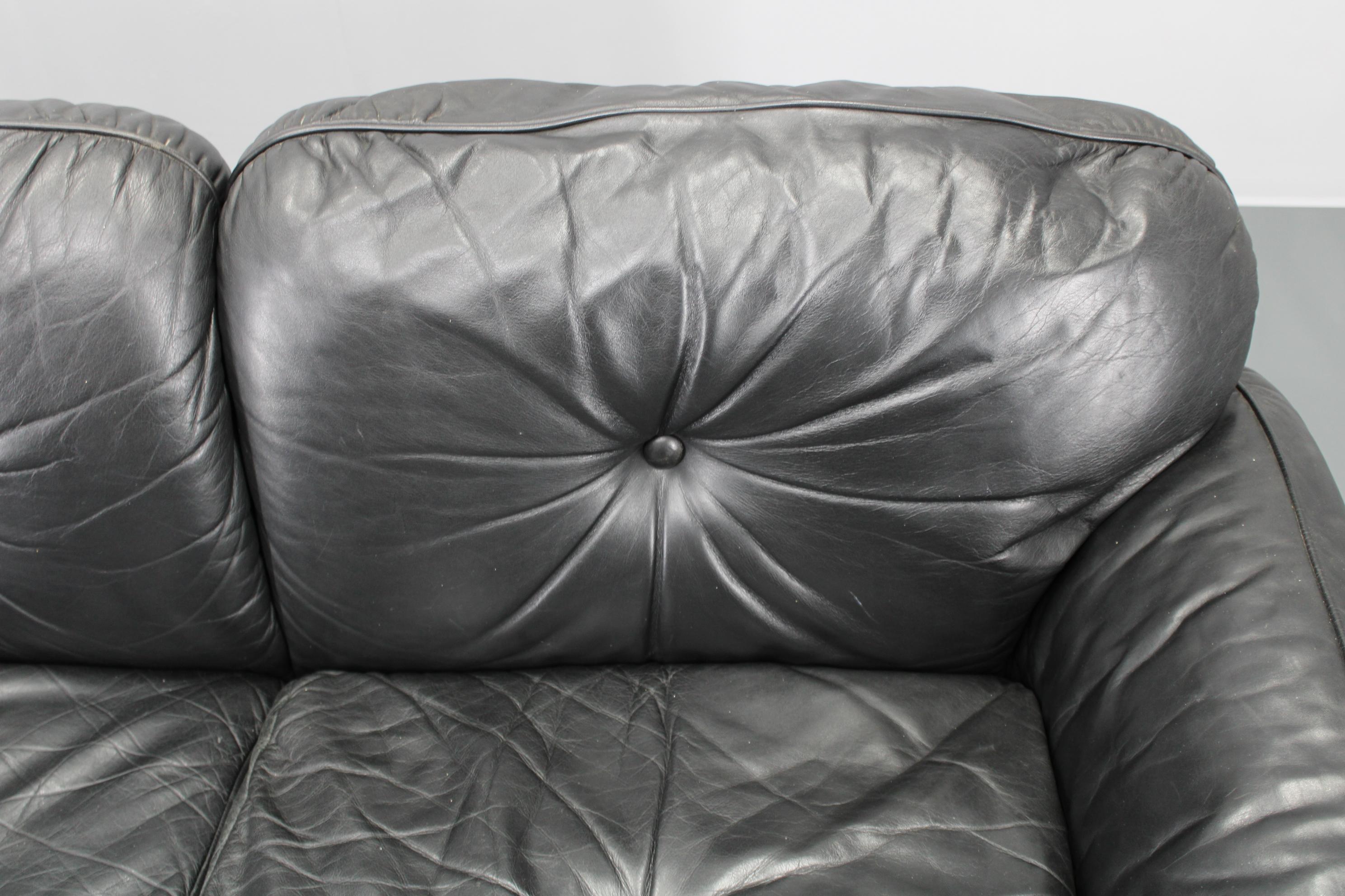 1970 Kurt Hvitsjö Seltenes Hannibal Schwarzes 3-Sitzer Sofa für Isku, Finnland im Angebot 3