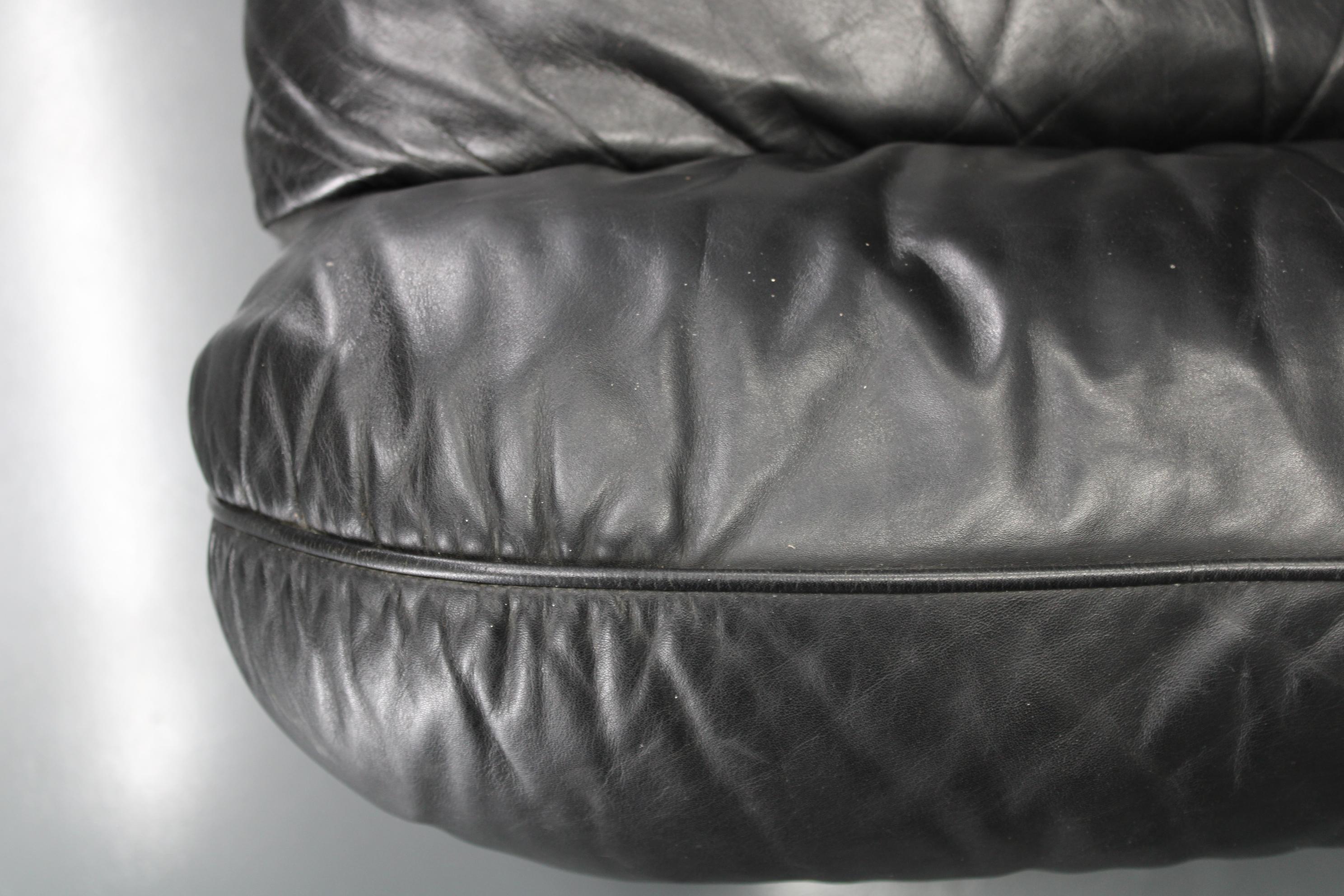1970 Kurt Hvitsjö Seltenes Hannibal Schwarzes 3-Sitzer Sofa für Isku, Finnland im Angebot 5