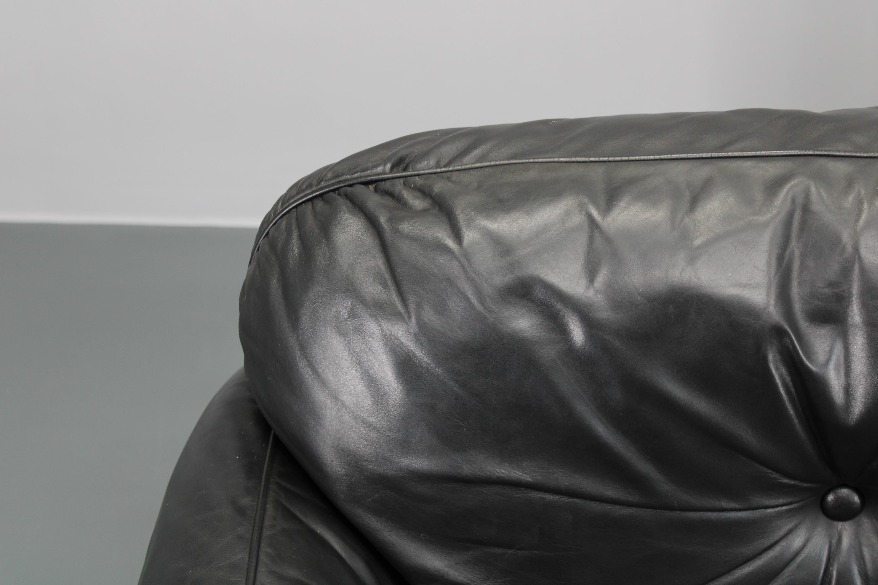 1970 Kurt Hvitsjö Seltenes Hannibal Schwarzes 3-Sitzer Sofa für Isku, Finnland (Leder) im Angebot