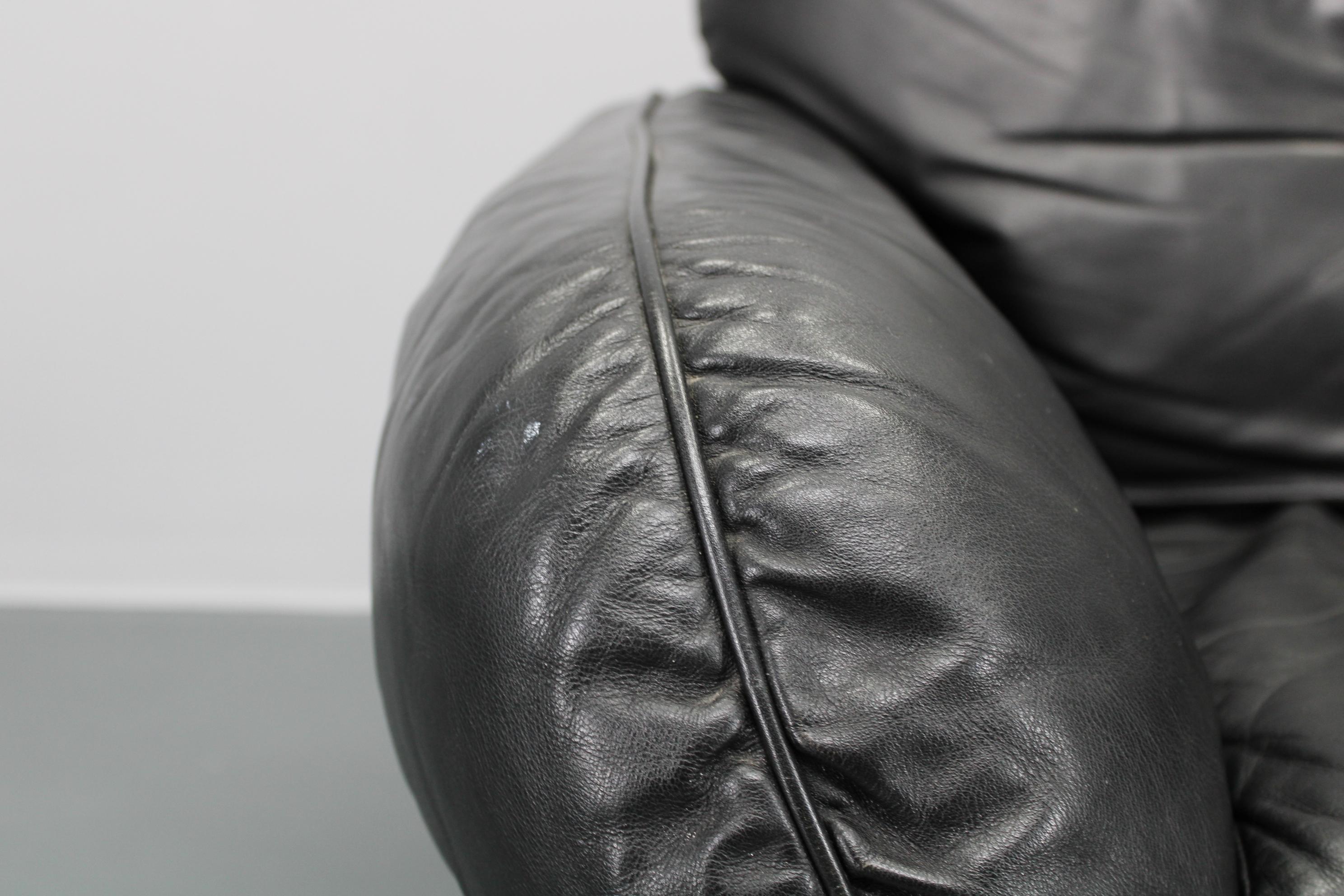 1970 Kurt Hvitsjö Rare “Hannibal” Black Leather Armchair For Isku, Finland For Sale 5