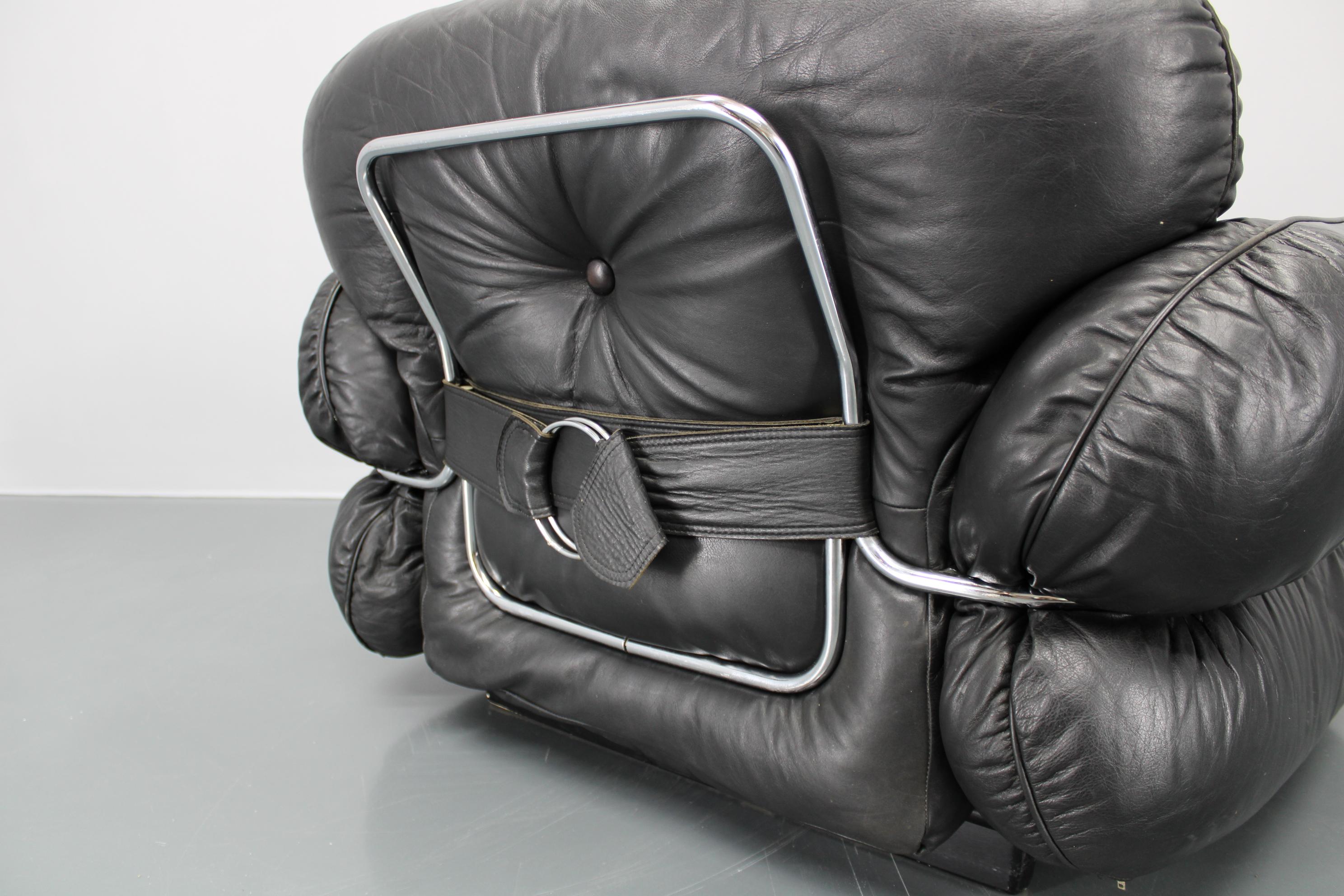 1970 Kurt Hvitsjö Rare “Hannibal” Black Leather Armchair For Isku, Finland For Sale 7