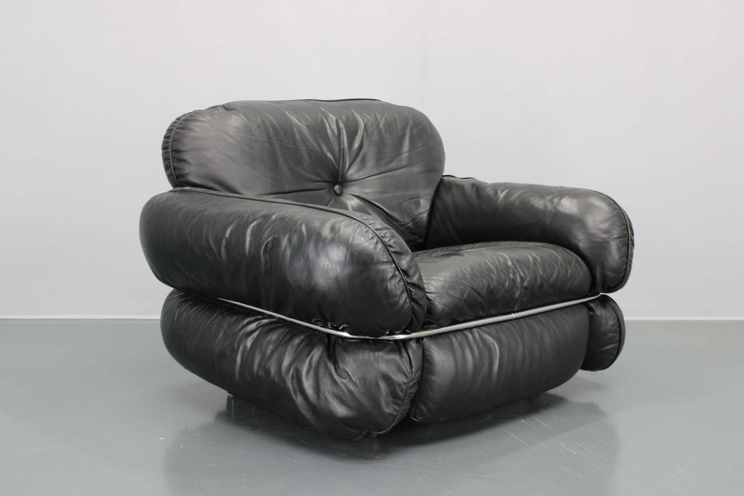 - Good/very good original condition with minor signs of use 