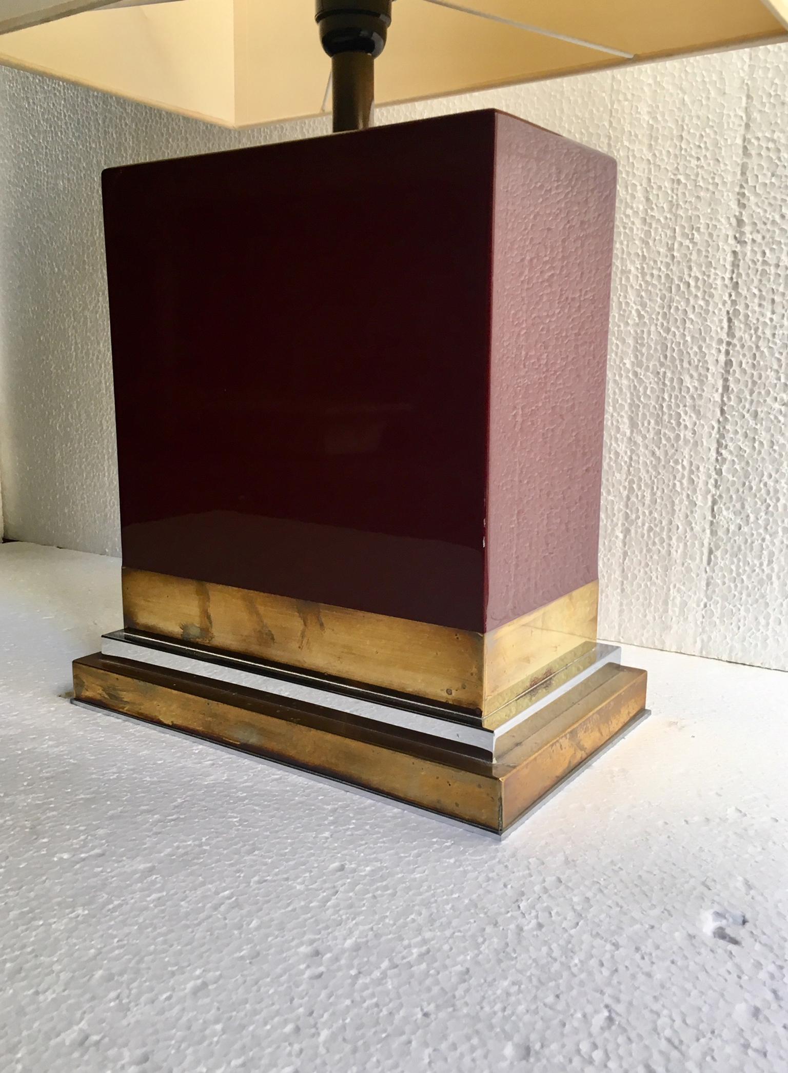 Laqué Lampe de table laquée de 1970 par J.C. Mahey en vente