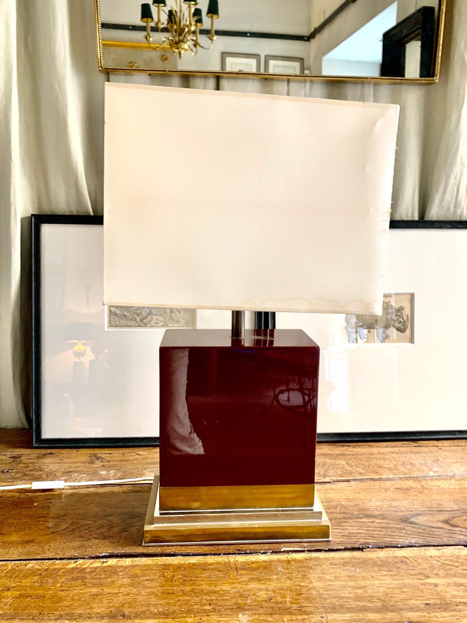 20ième siècle Lampe de table laquée de 1970 par J.C. Mahey en vente
