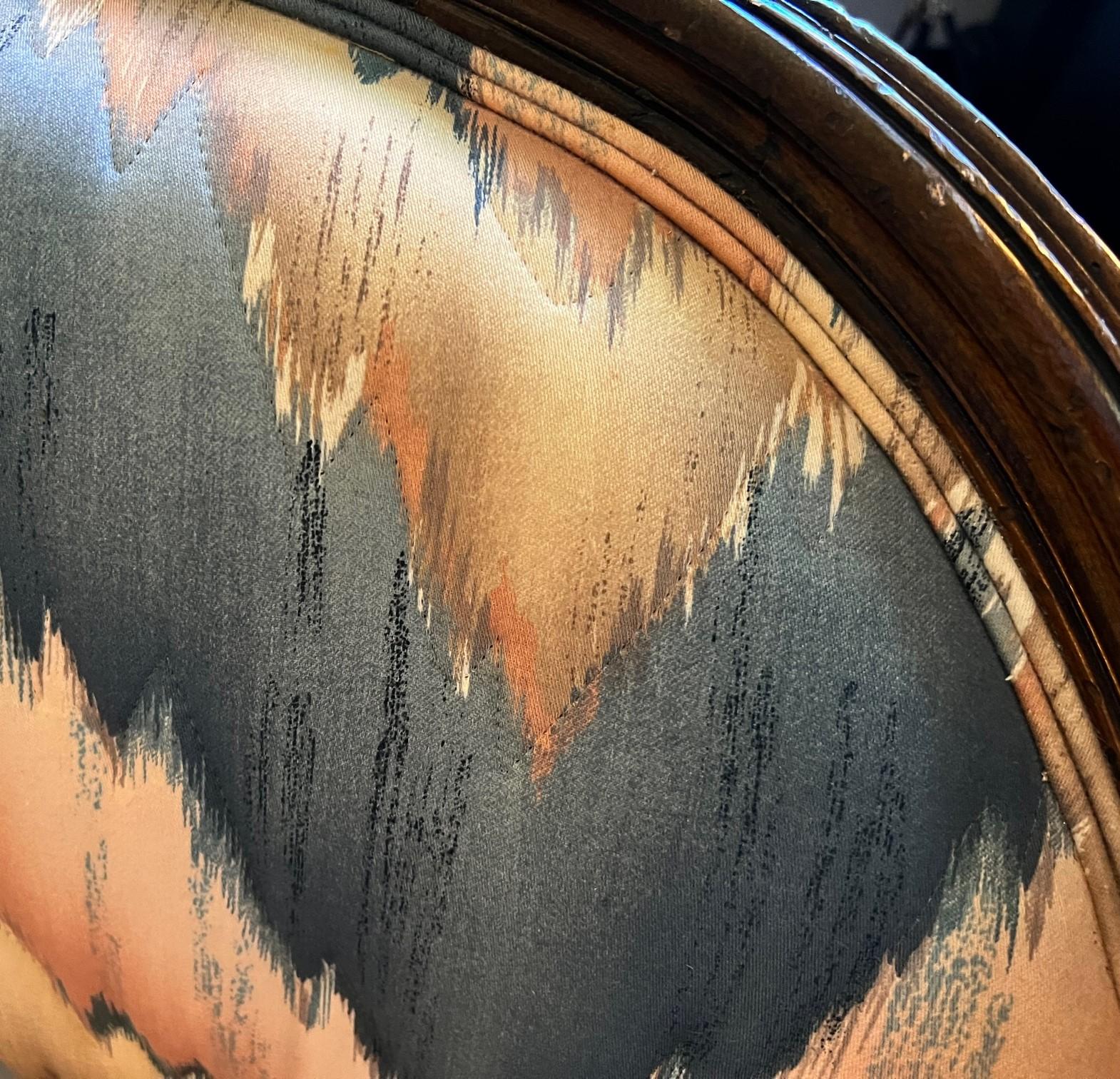 1970 Settee curvo in stile Luigi XV con tappezzeria trapuntata a punto fiamma In condizioni buone in vendita a Morristown, NJ