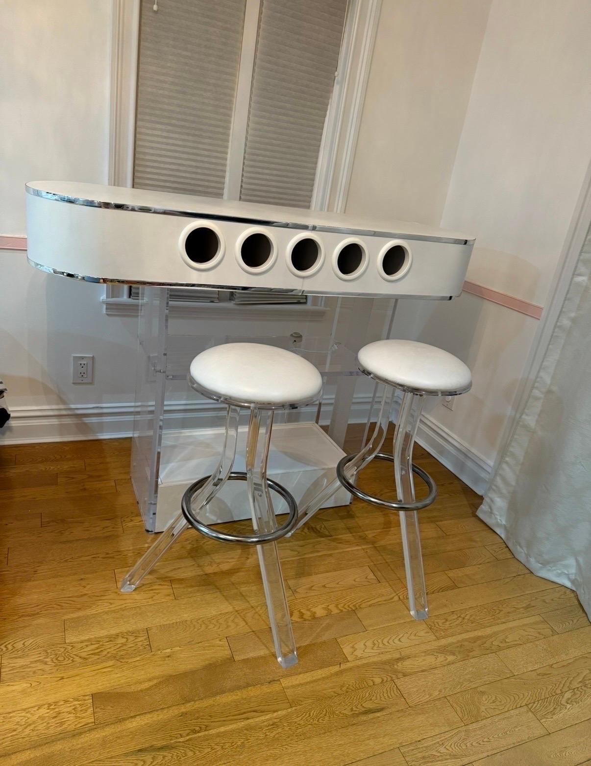 Late 20th Century 1970 Lucite White Bar With 2 Bar Stools by Hills Manufacturing Co. - Set of 3 For Sale