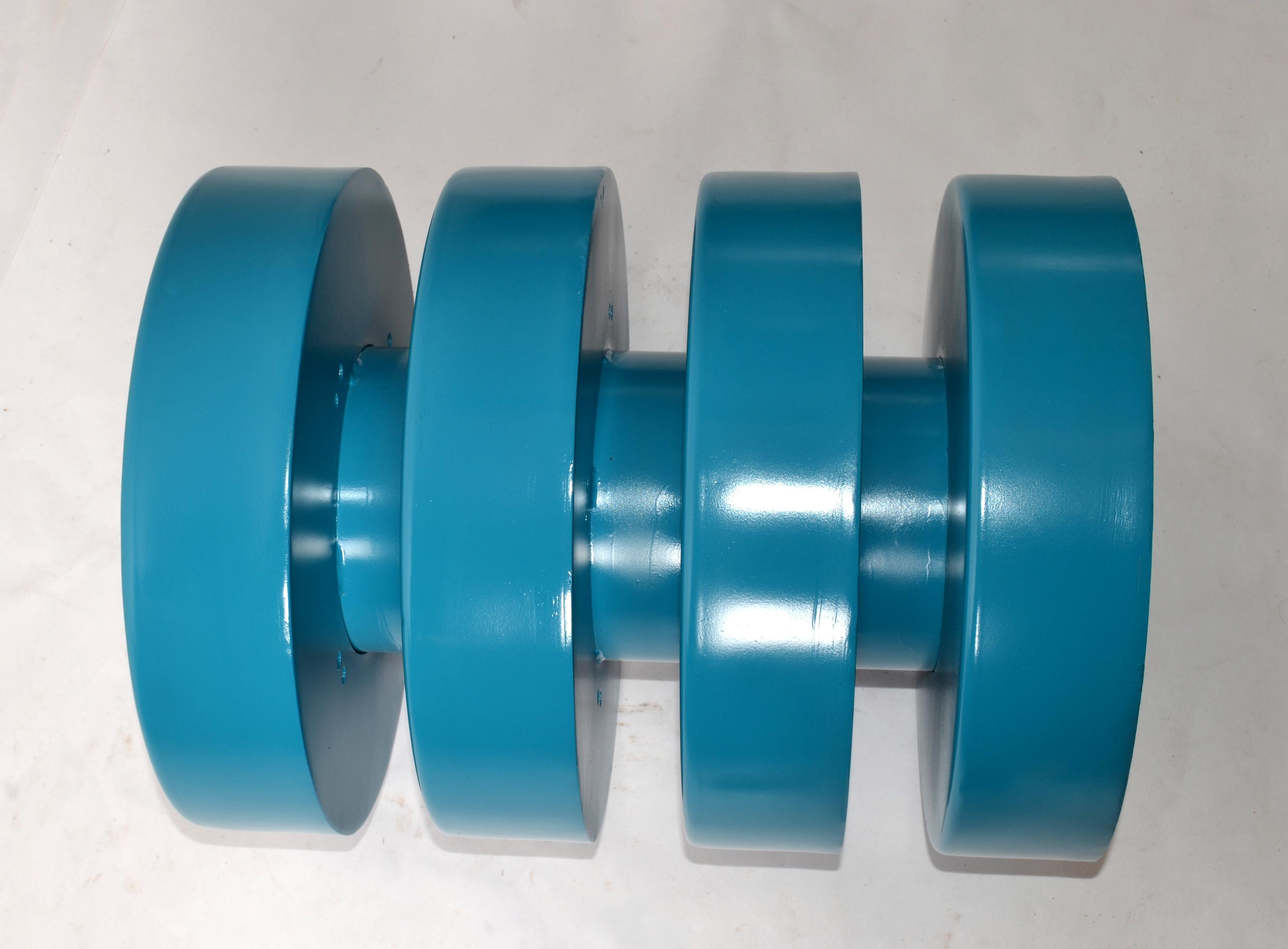 1970 Machine Age Heavy Coil Finished Turquoise Shape Column Side End Drink Table en vente 1