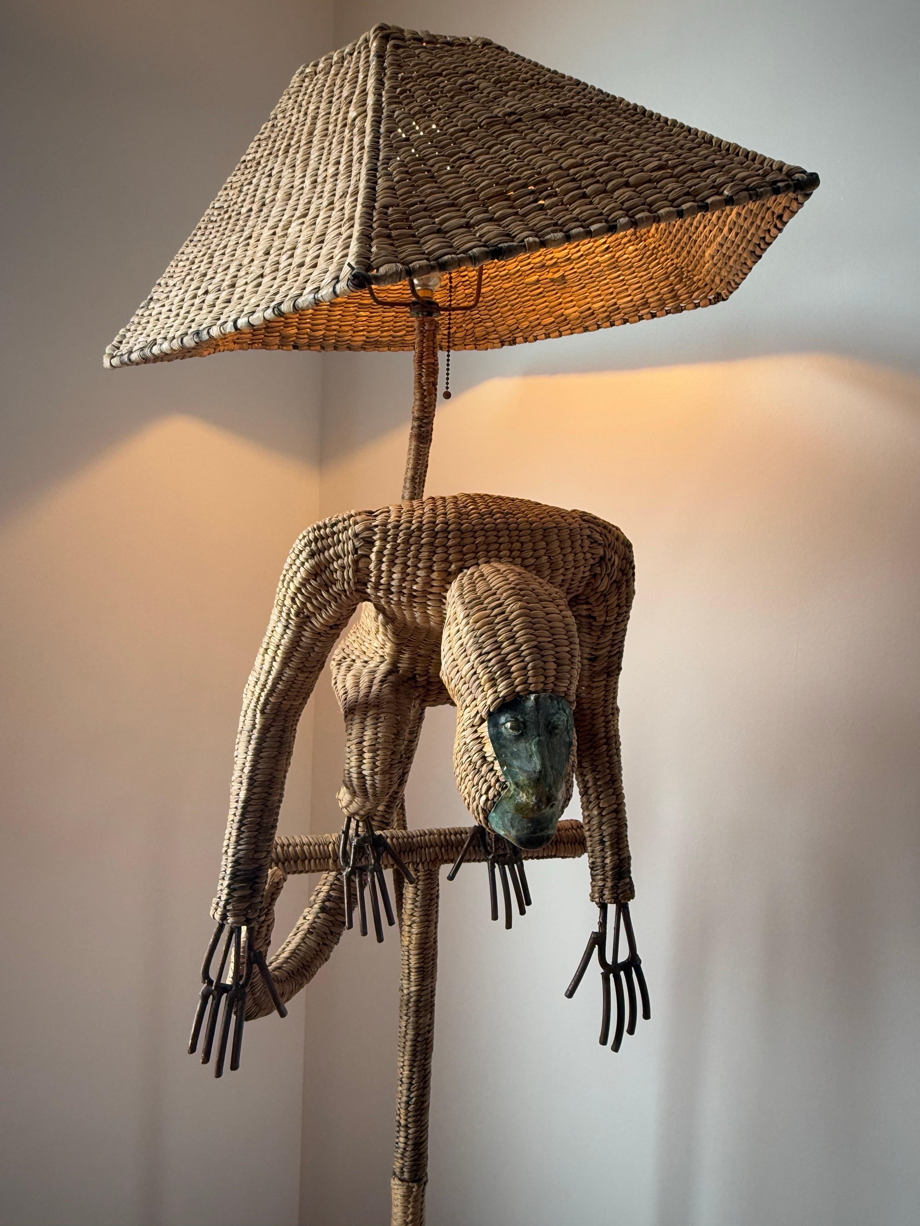 Lampada da terra con scimmia di Mario Lopez Torres del 1970 in vendita 7