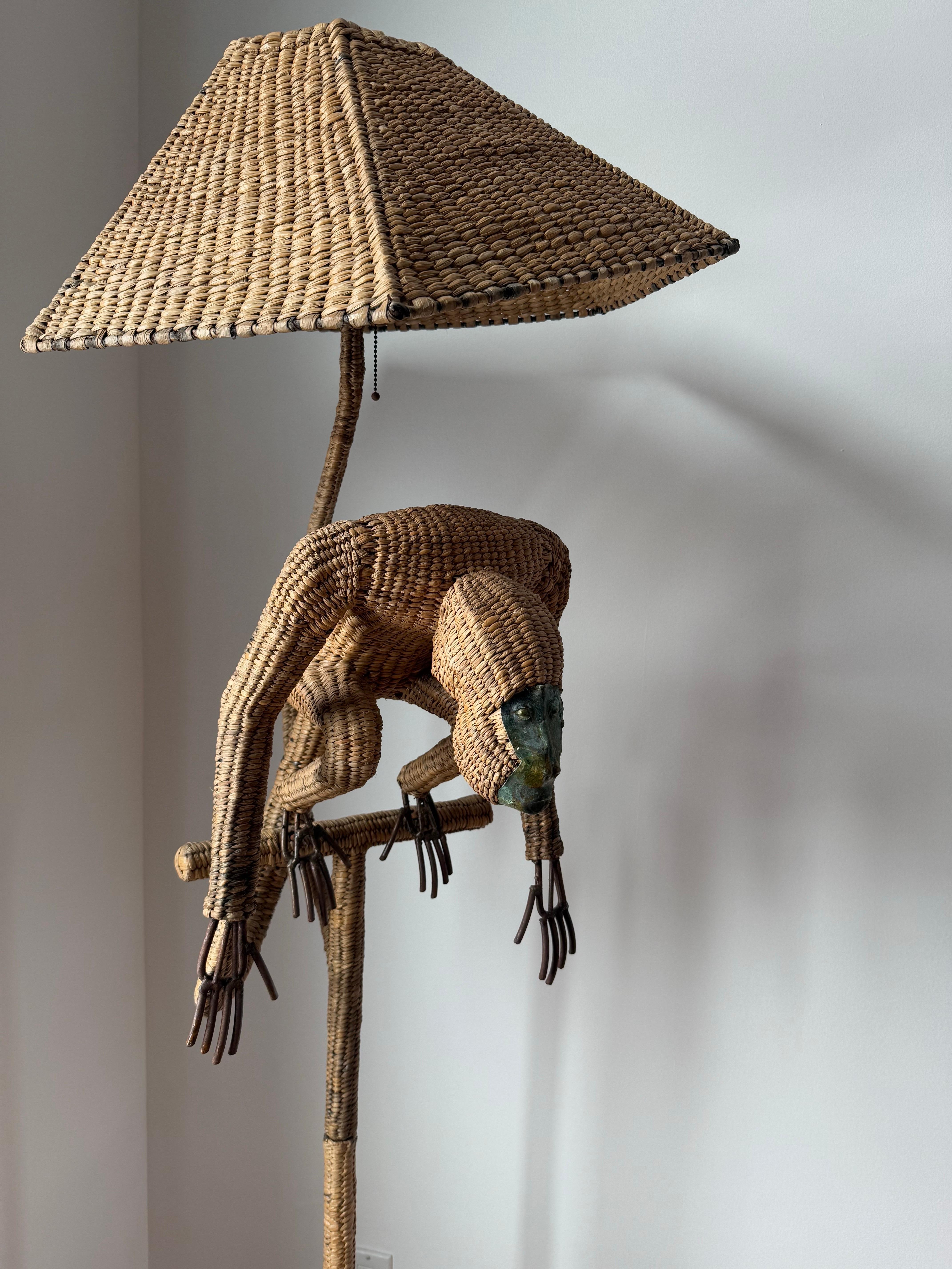 Lampada da terra con scimmia di Mario Lopez Torres del 1970 in vendita 8