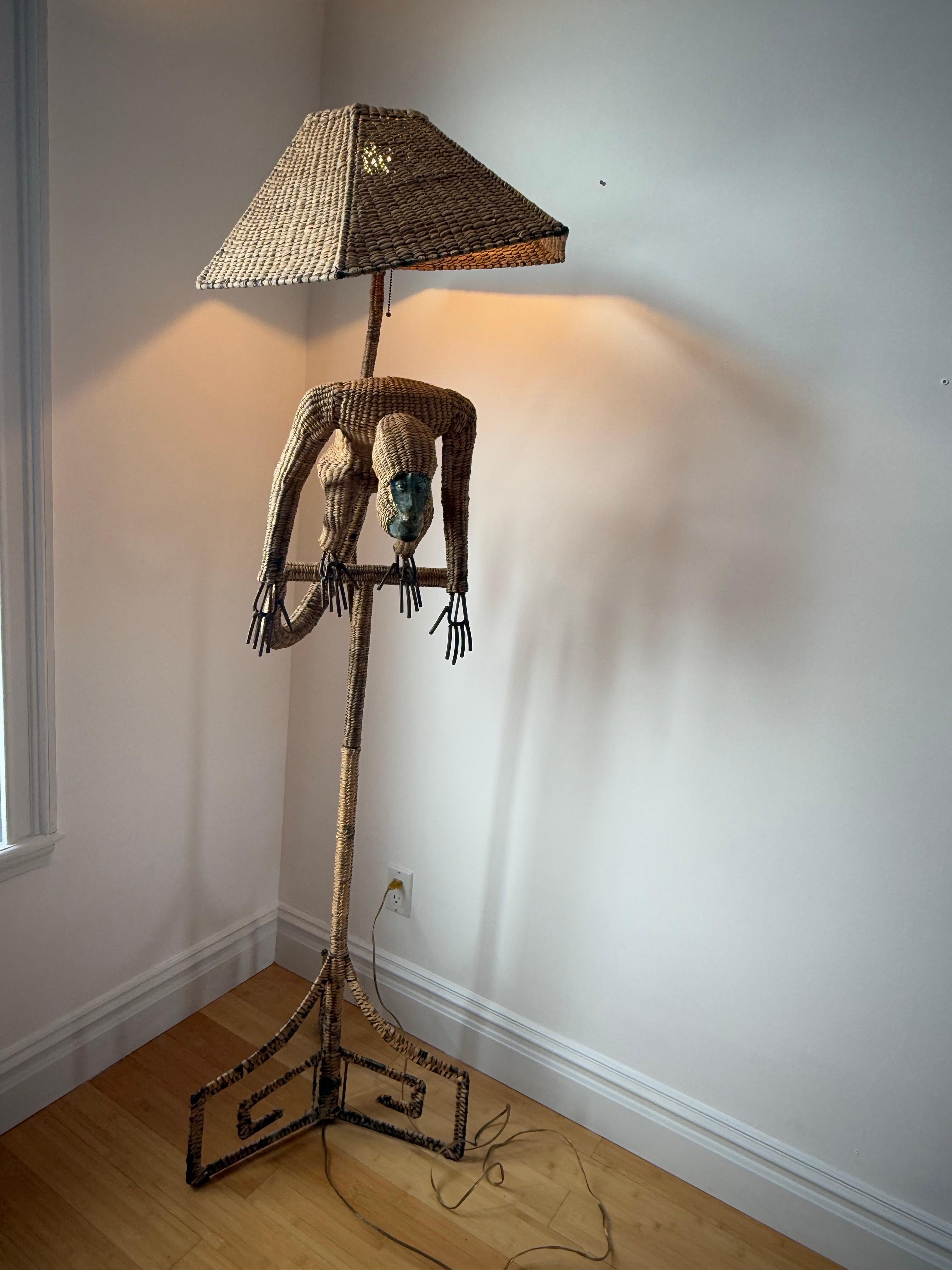 Lampada da terra con scimmia di Mario Lopez Torres del 1970 in vendita 2