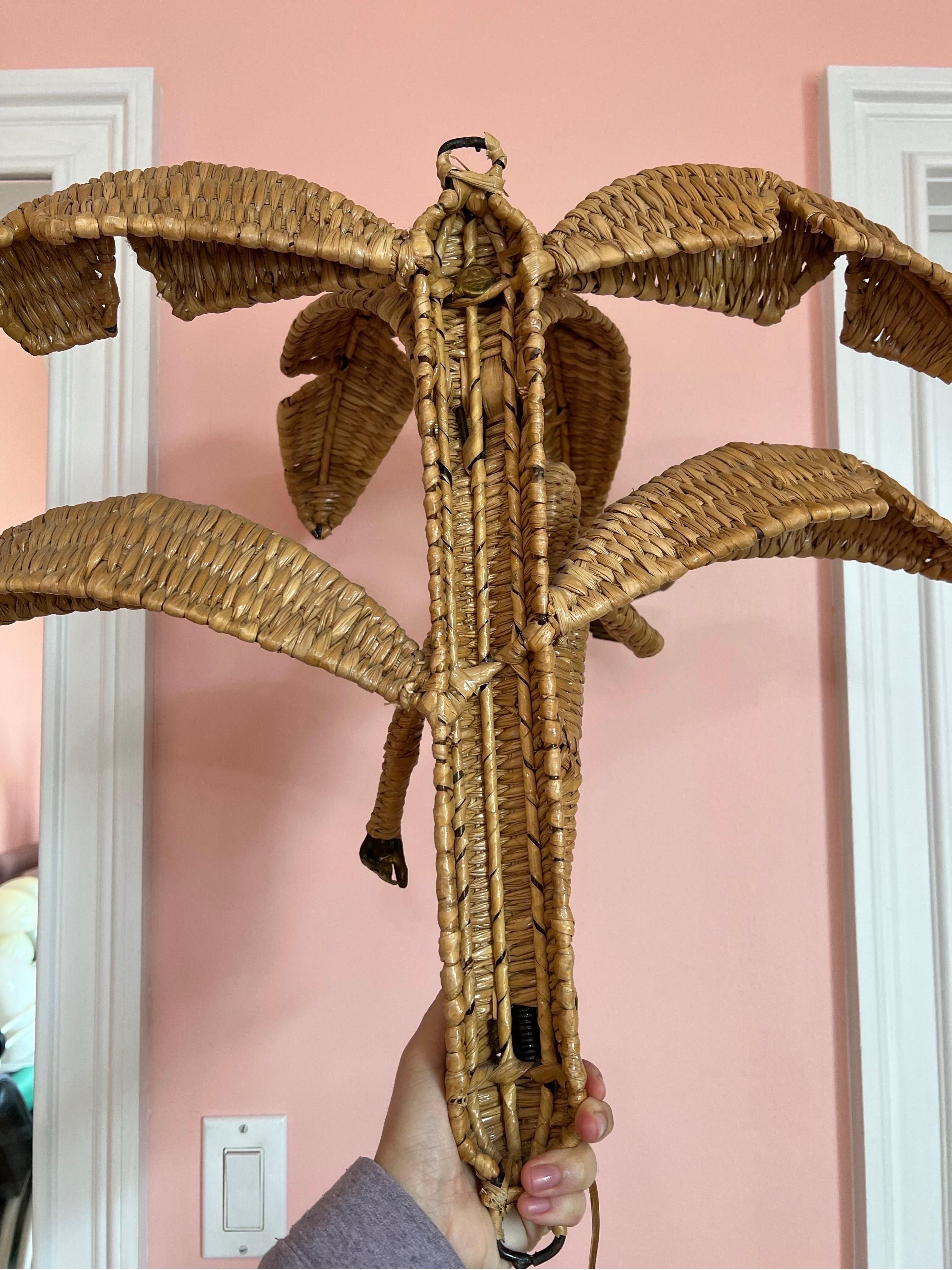 1970 Mario Lopez Torres Monkey Wall Scone Lamp, la marque de signature de l'artiste est située à l'arrière du scone mural.