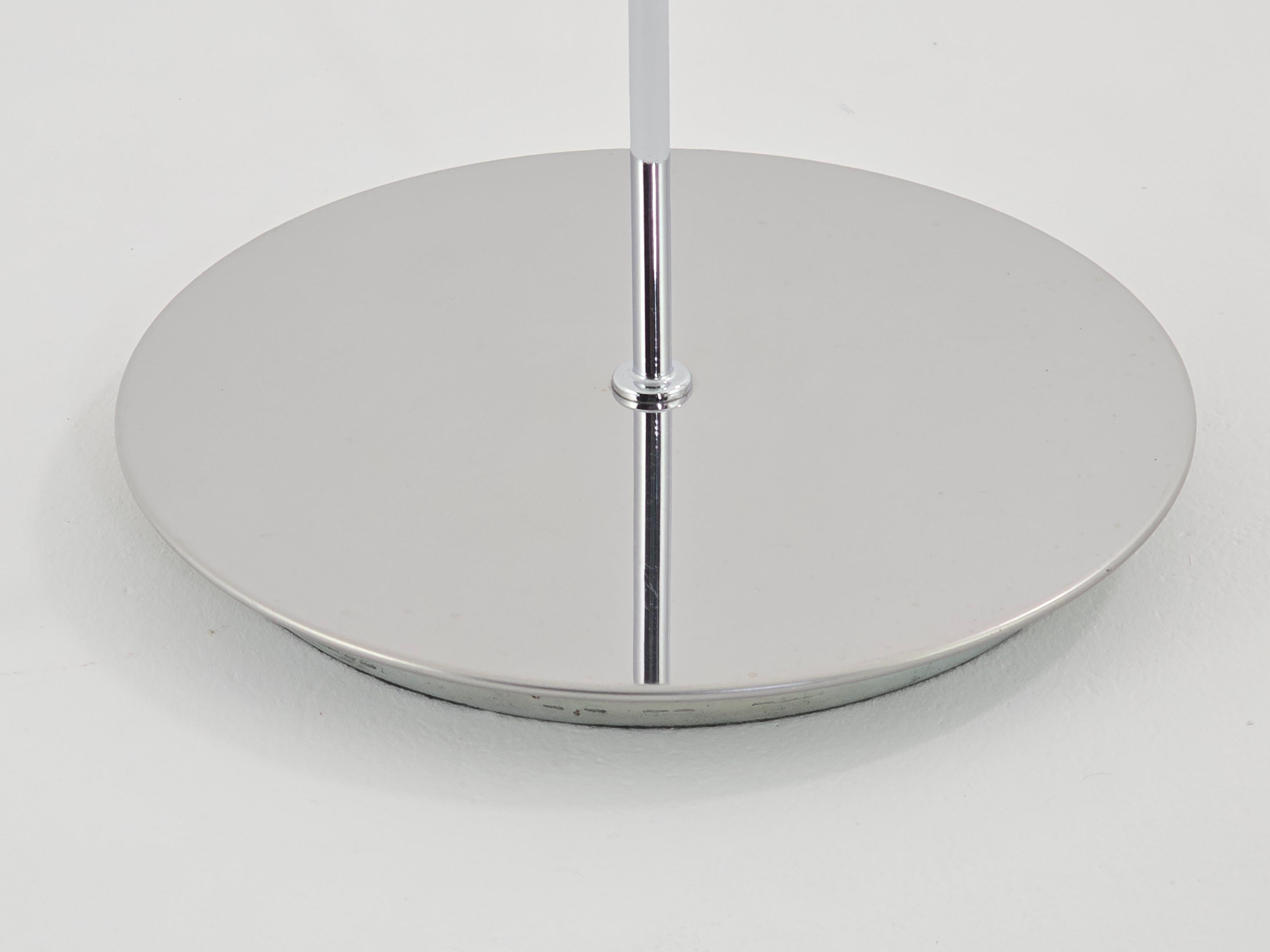 1970 Massive  Guzzini  ' Lucerna '  Floor Lamp , Italy en vente 12