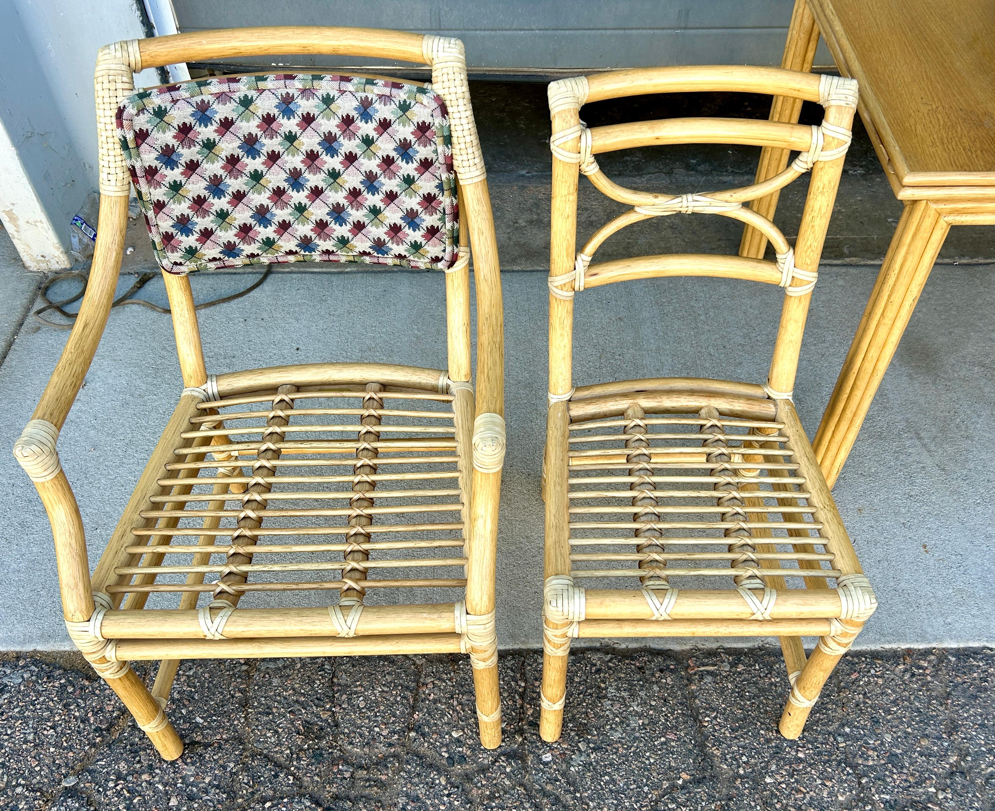 1970 McGuire Rattan Games Tavolo da pranzo allungabile con piano ribaltabile e quattro sedie da pranzo in vendita 6