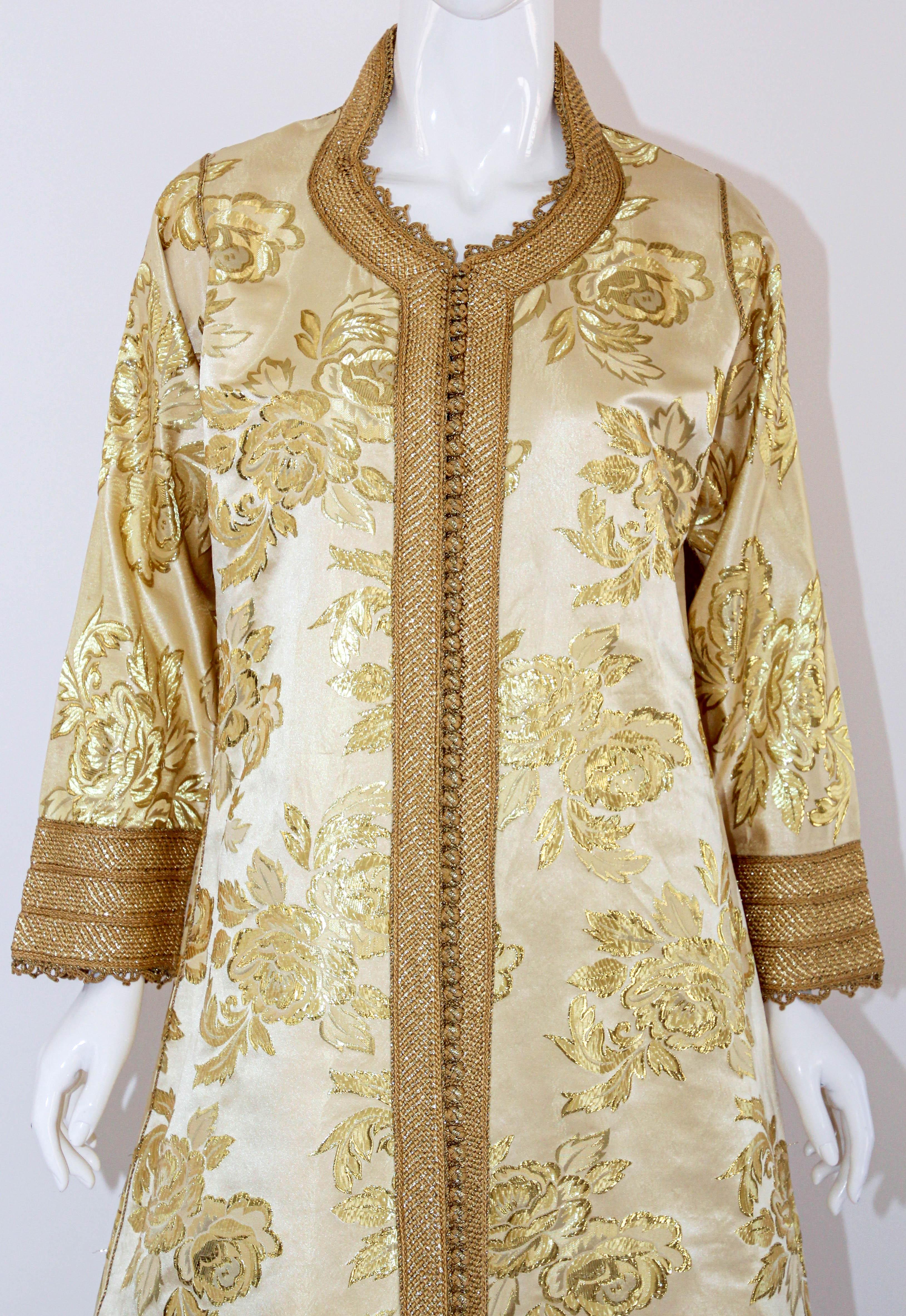 1970 Metallic Gold Brocade Maxi Dress Caftan Vintage Gown Kaftan en vente 8