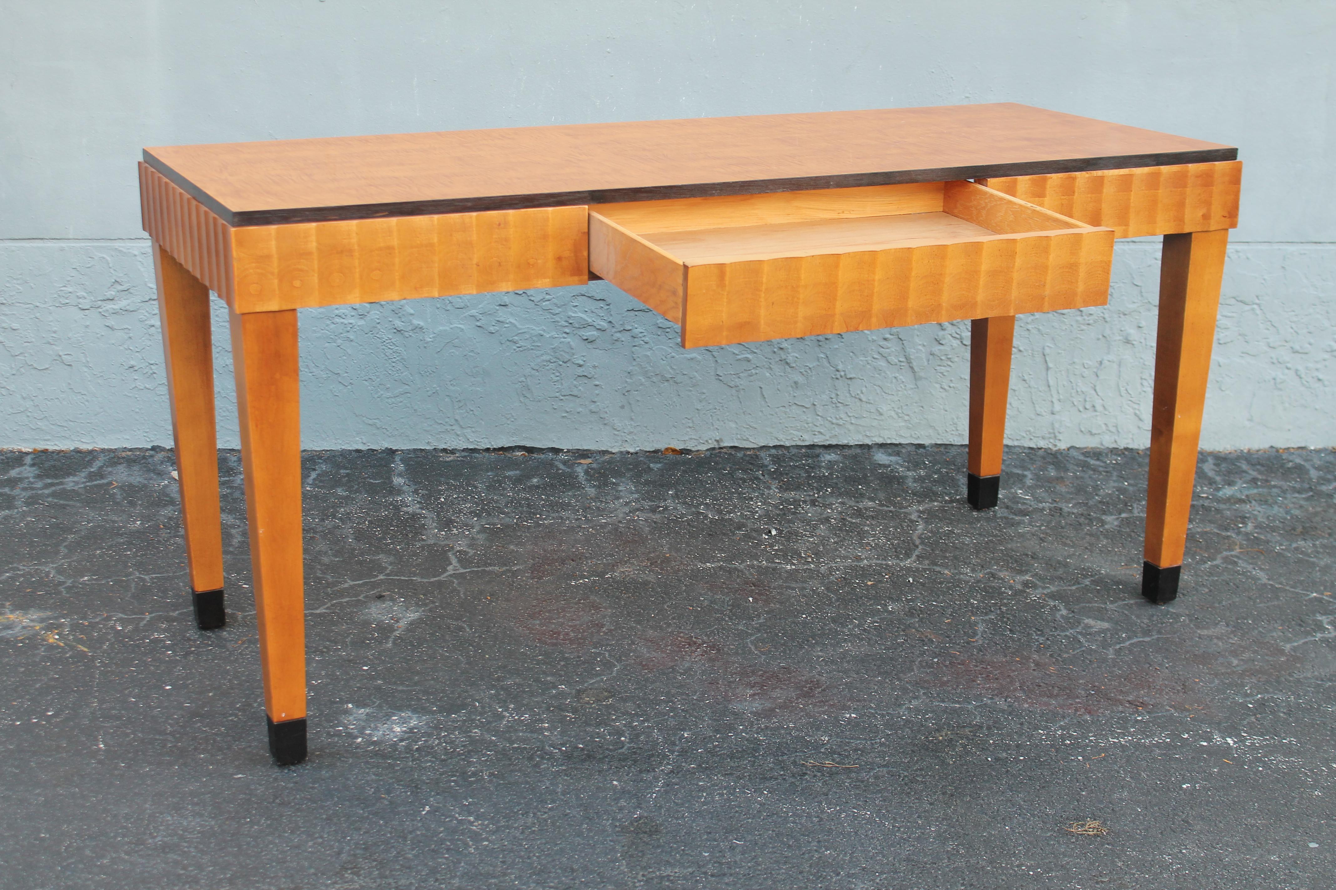 North American 1970 Mid Century Modern Elegant Ladies Writing Desk  For Sale