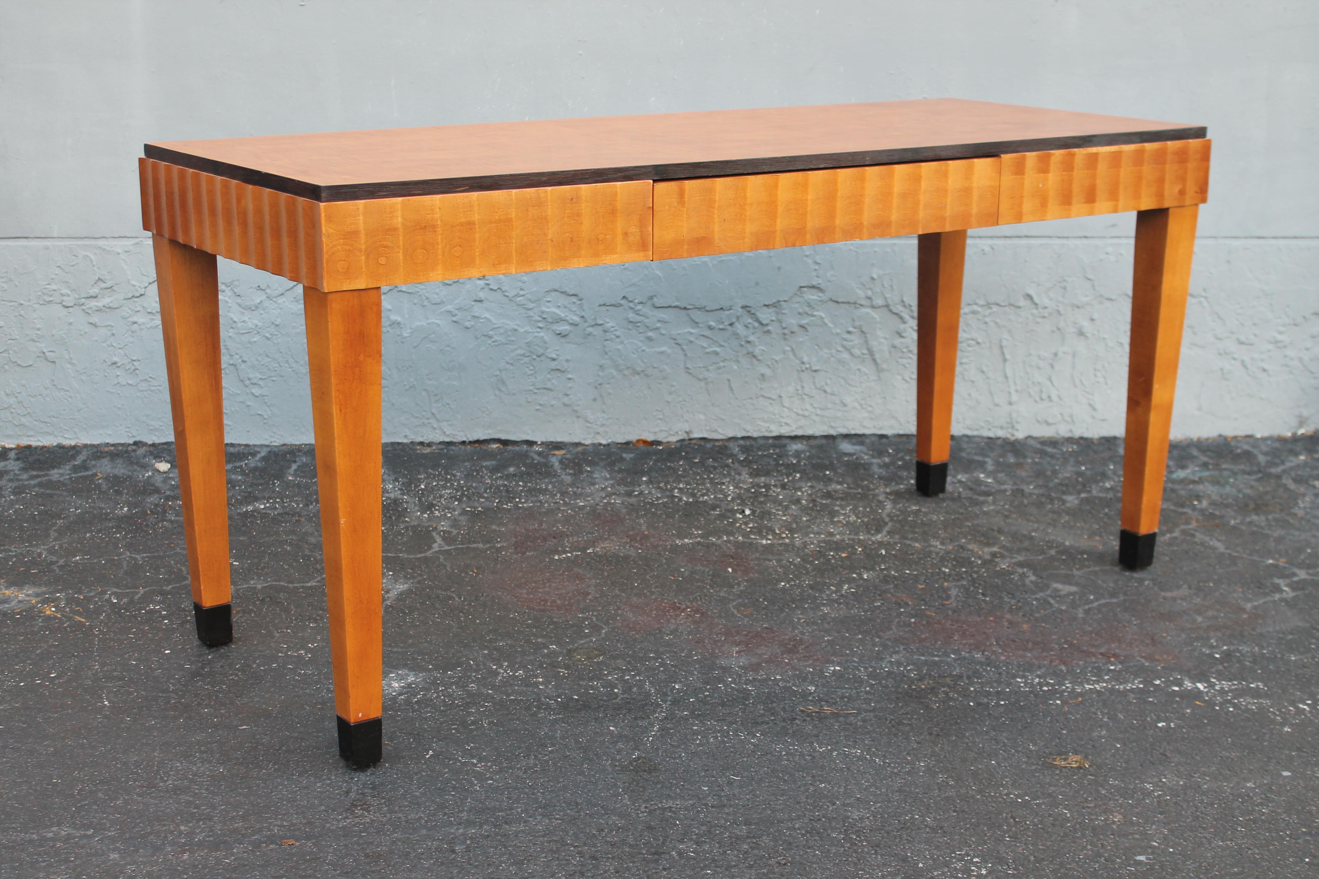 Late 20th Century 1970 Mid Century Modern Elegant Ladies Writing Desk  For Sale