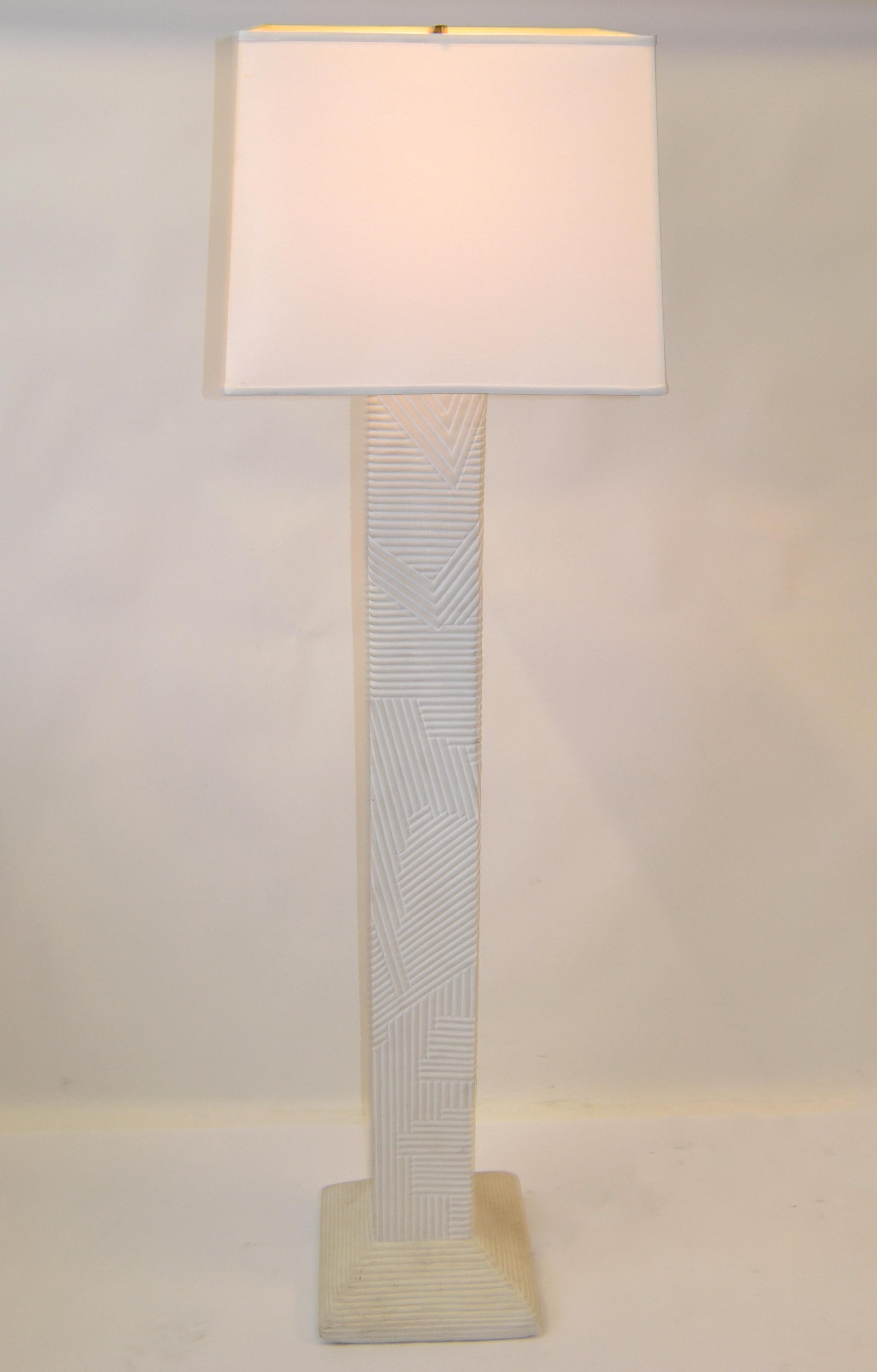 1970 Mid-Century Modern Geometric Textured Iconic Sculptural Plaster Lamp Sirmos For Sale 7