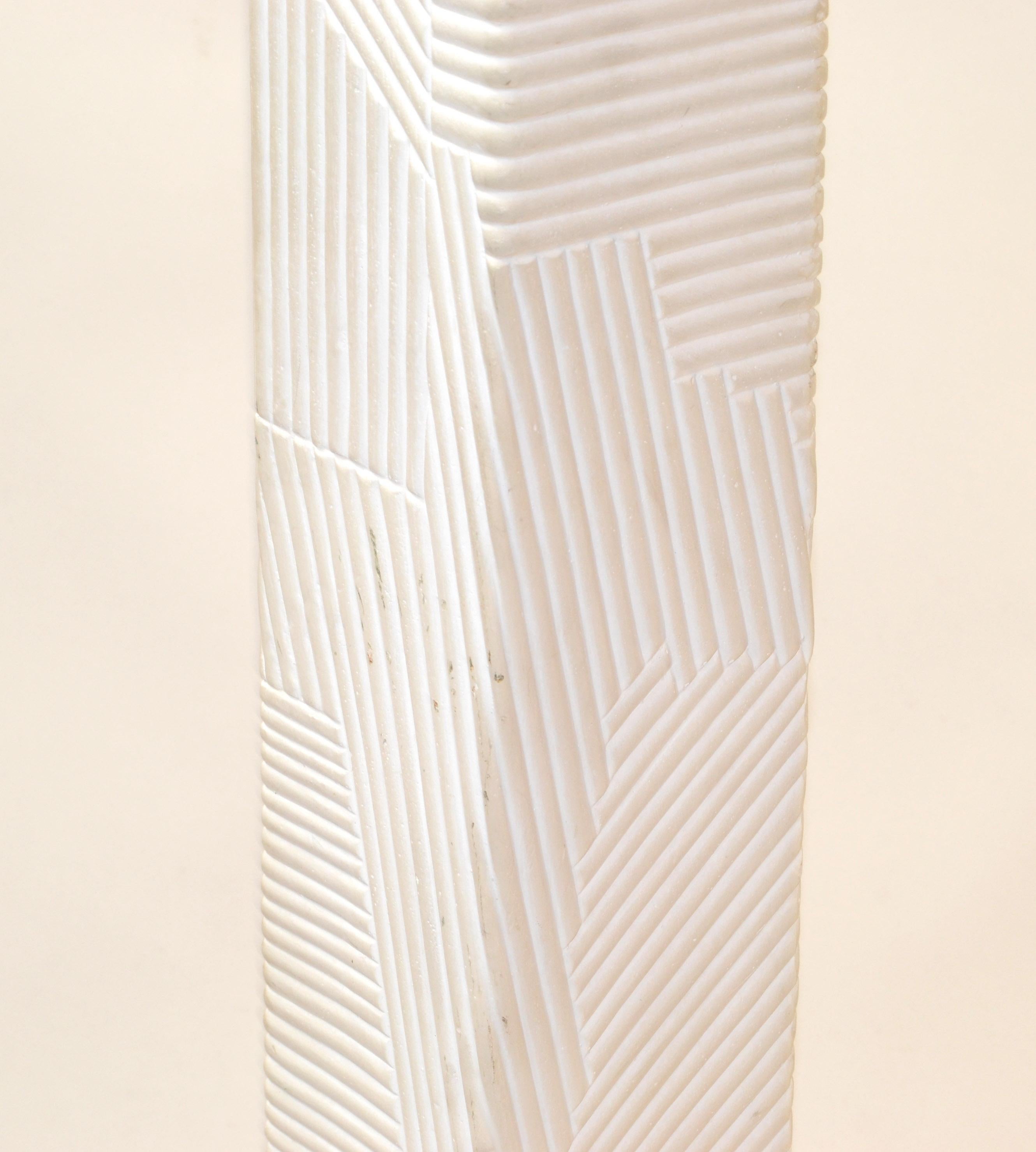 1970 Mid-Century Modern Geometric Textured Iconic Sculptural Plaster Lamp Sirmos For Sale 2