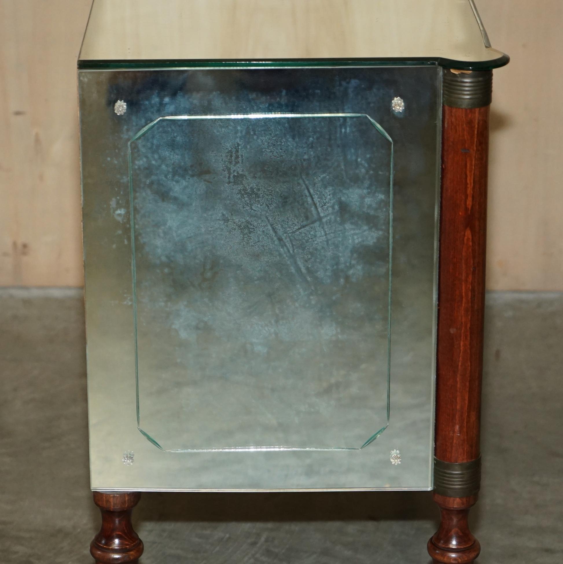 1970 Mid-Century Modern Italian Venetian Glass Cocktail Drinks Cabinet Sideboard 11