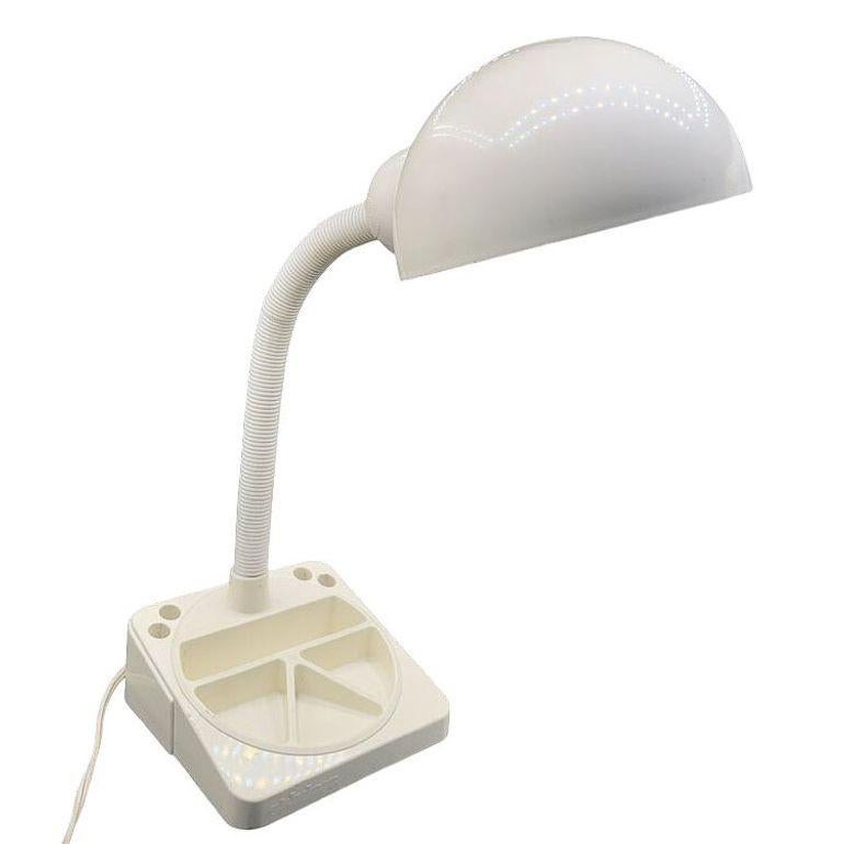 Americano 1970 Mod Space Age White Plastic Gooseneck Desk Lamp by Mobilite in vendita