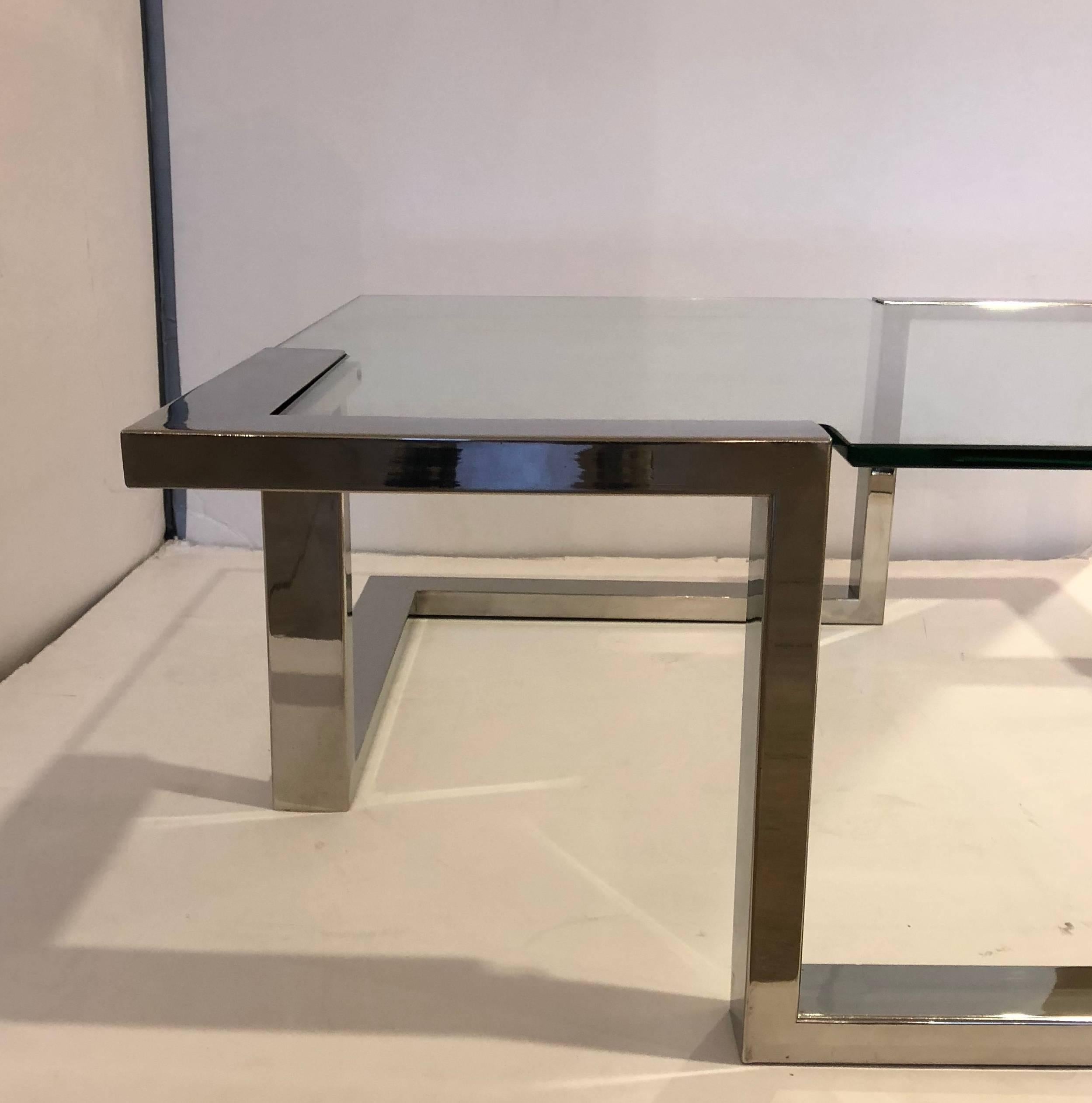 Table basse moderniste des années 1970 Bon état - En vente à Los Angeles, CA