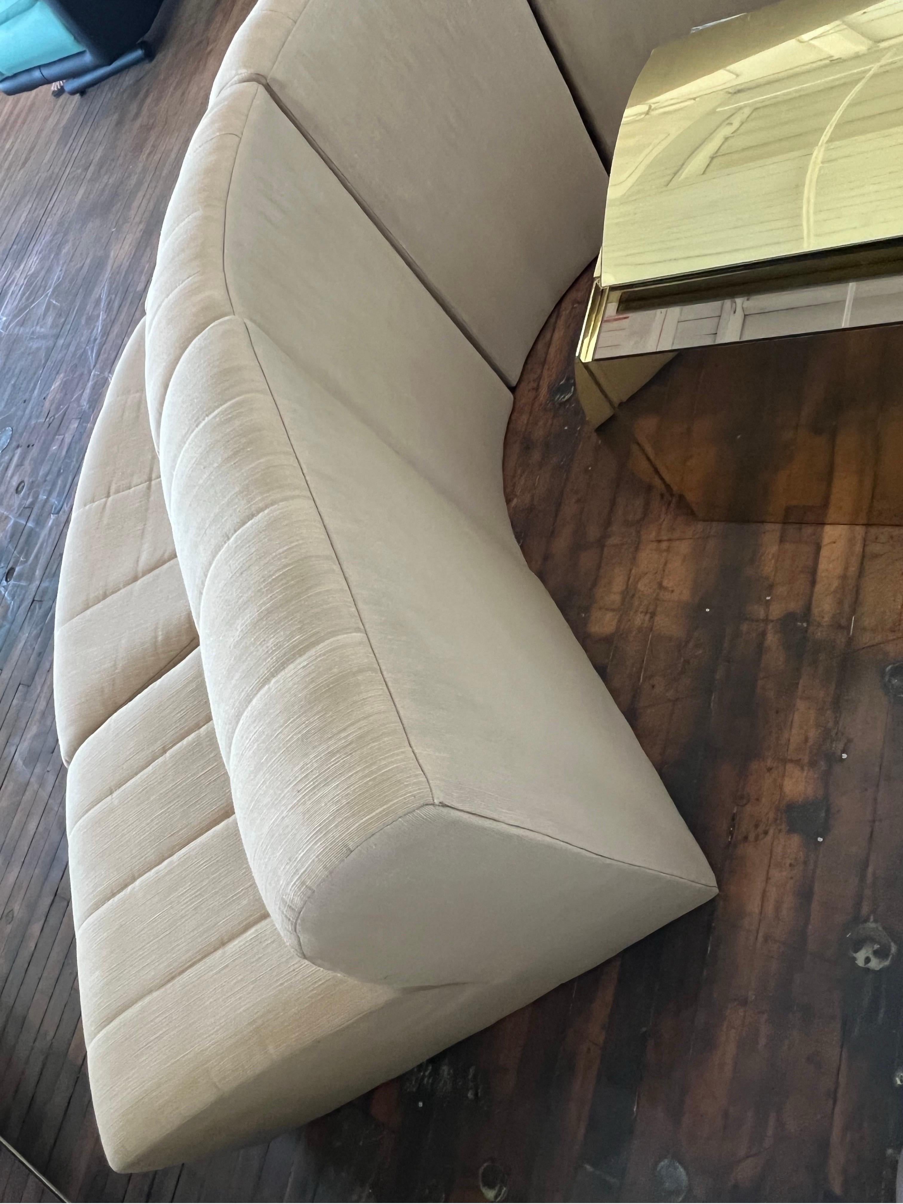 1970 Modulaire Serpentine Camel Sectional by Thayer Coggin en vente 3