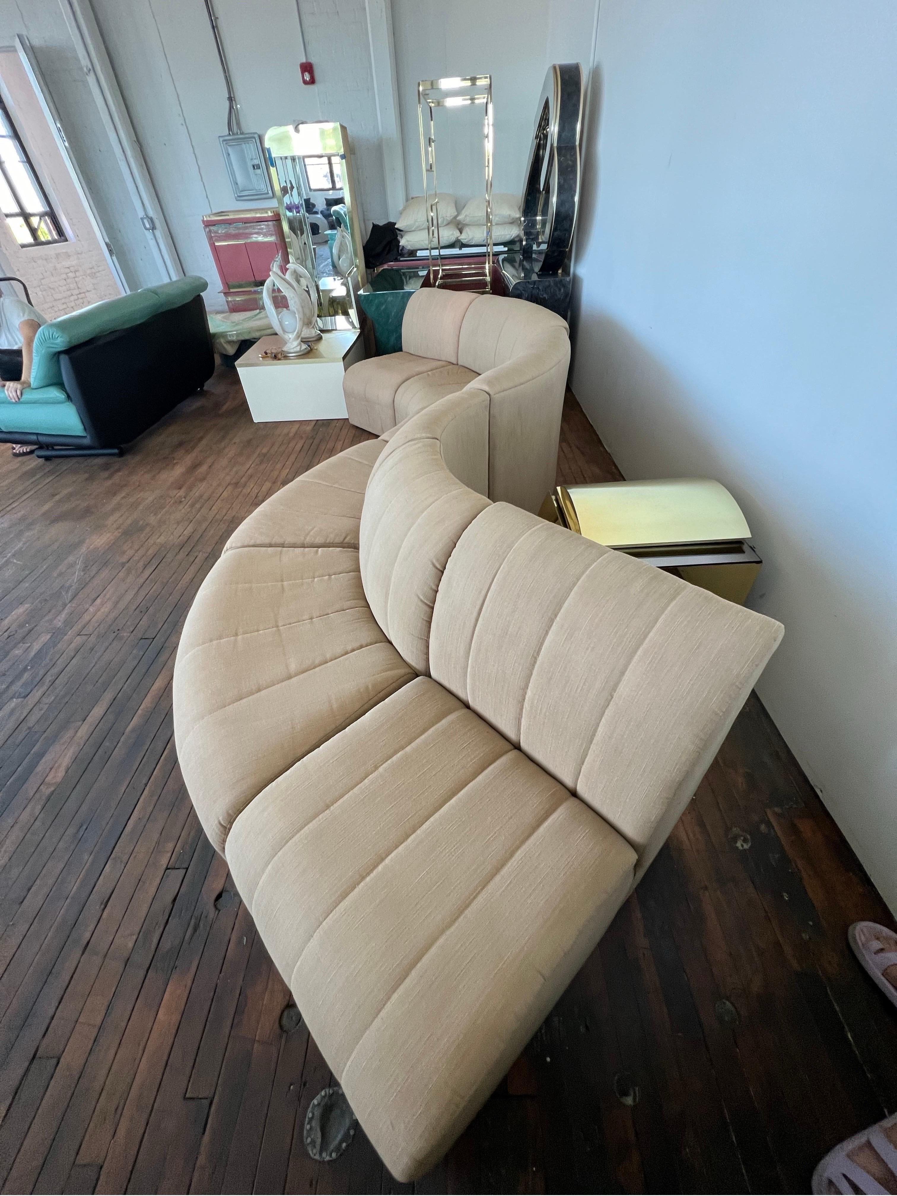 Américain 1970 Modulaire Serpentine Camel Sectional by Thayer Coggin en vente